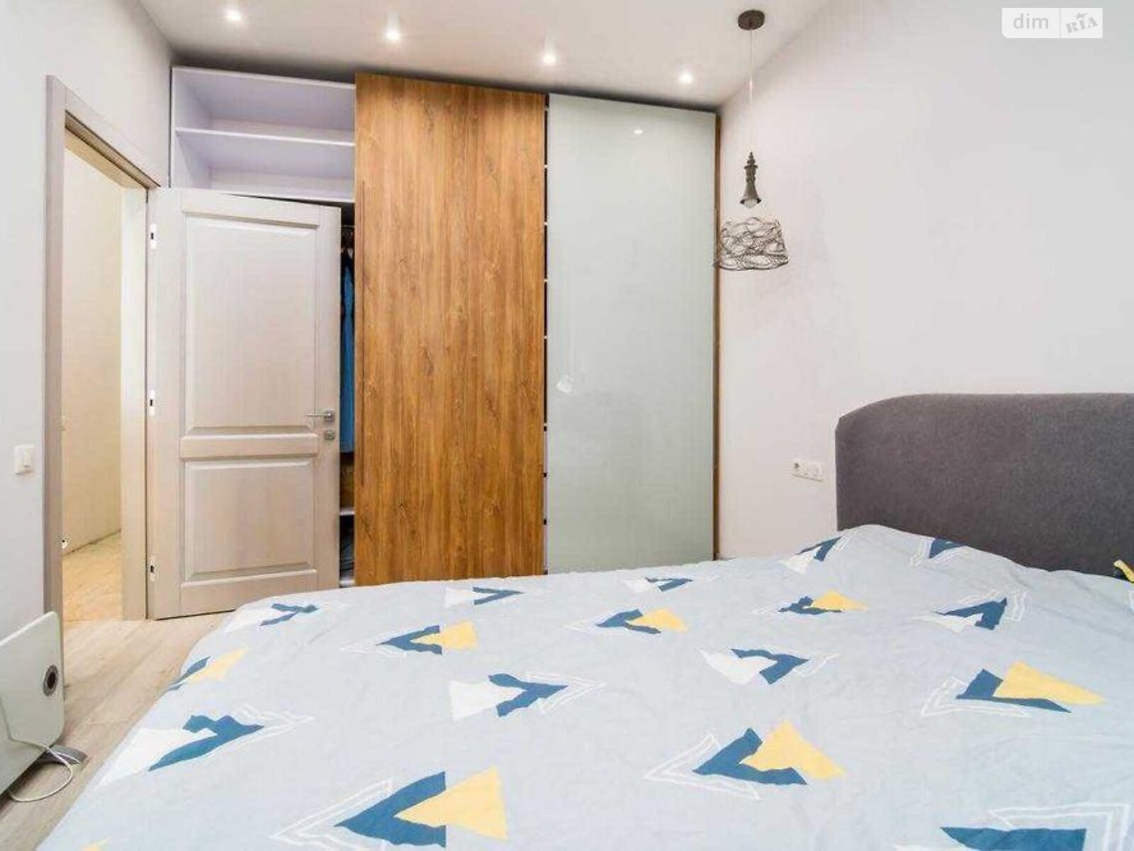 Продаж однокімнатної квартири в Києві, на вул. Предславинська 55, район Саперне Поле фото 1 Продаж однокімнатної квартири в Києві, на вул. Предславинська 55, район Саперне Поле фото 1