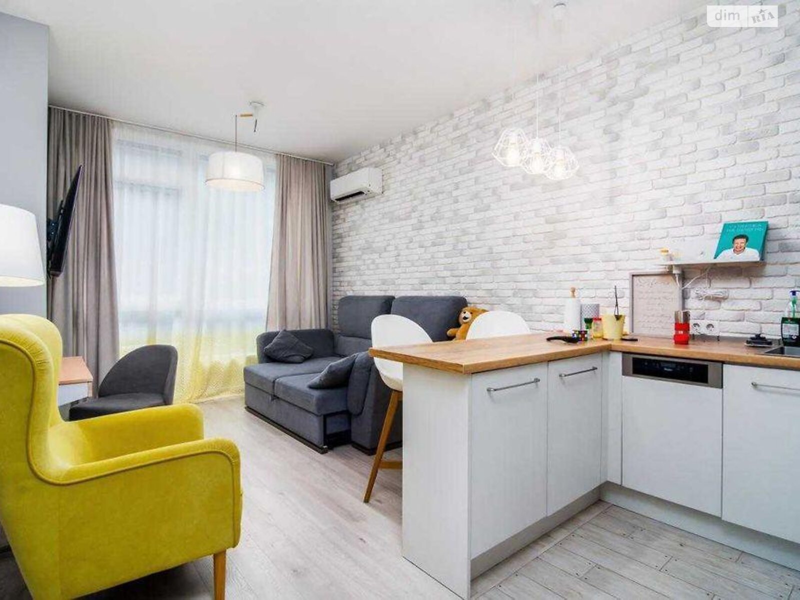 Продаж однокімнатної квартири в Києві, на вул. Предславинська 55, район Саперне Поле фото 1 Продаж однокімнатної квартири в Києві, на вул. Предславинська 55, район Саперне Поле фото 1