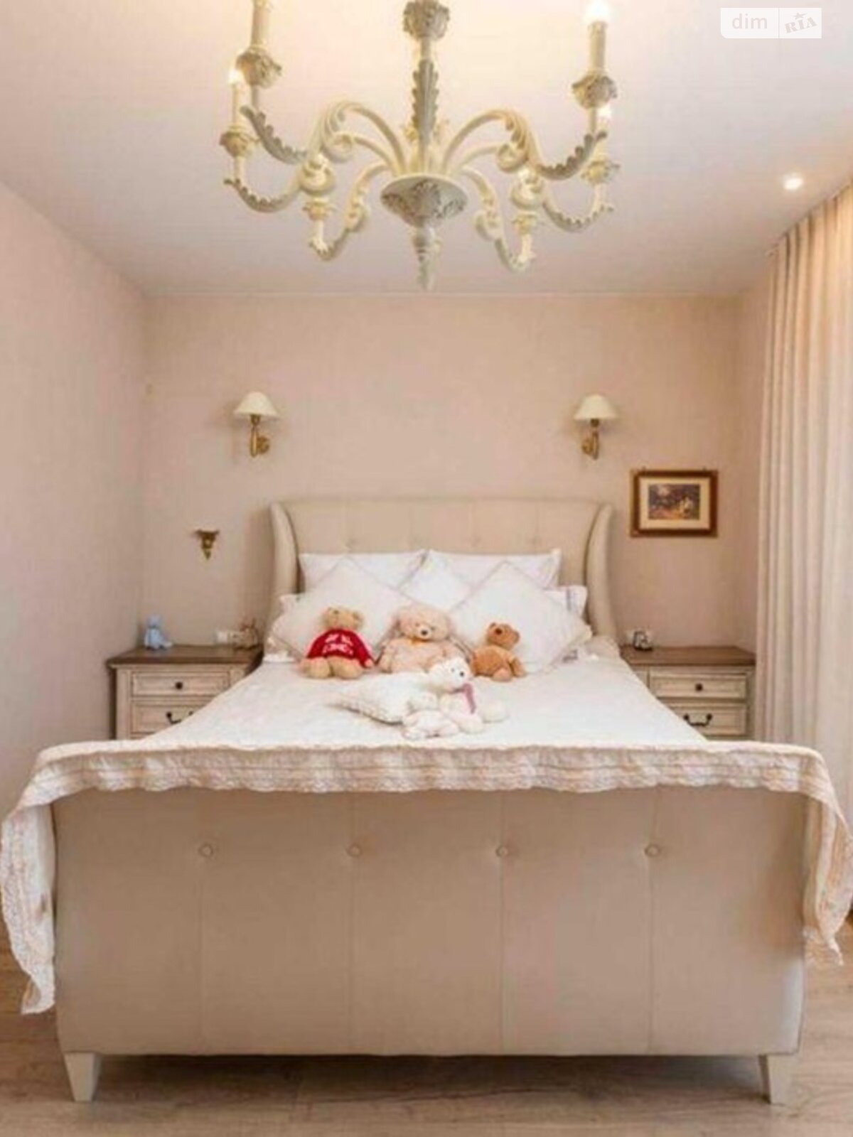 Продаж трикімнатної квартири в Києві, на вул. Предславинська 40, район Саперне Поле фото 1