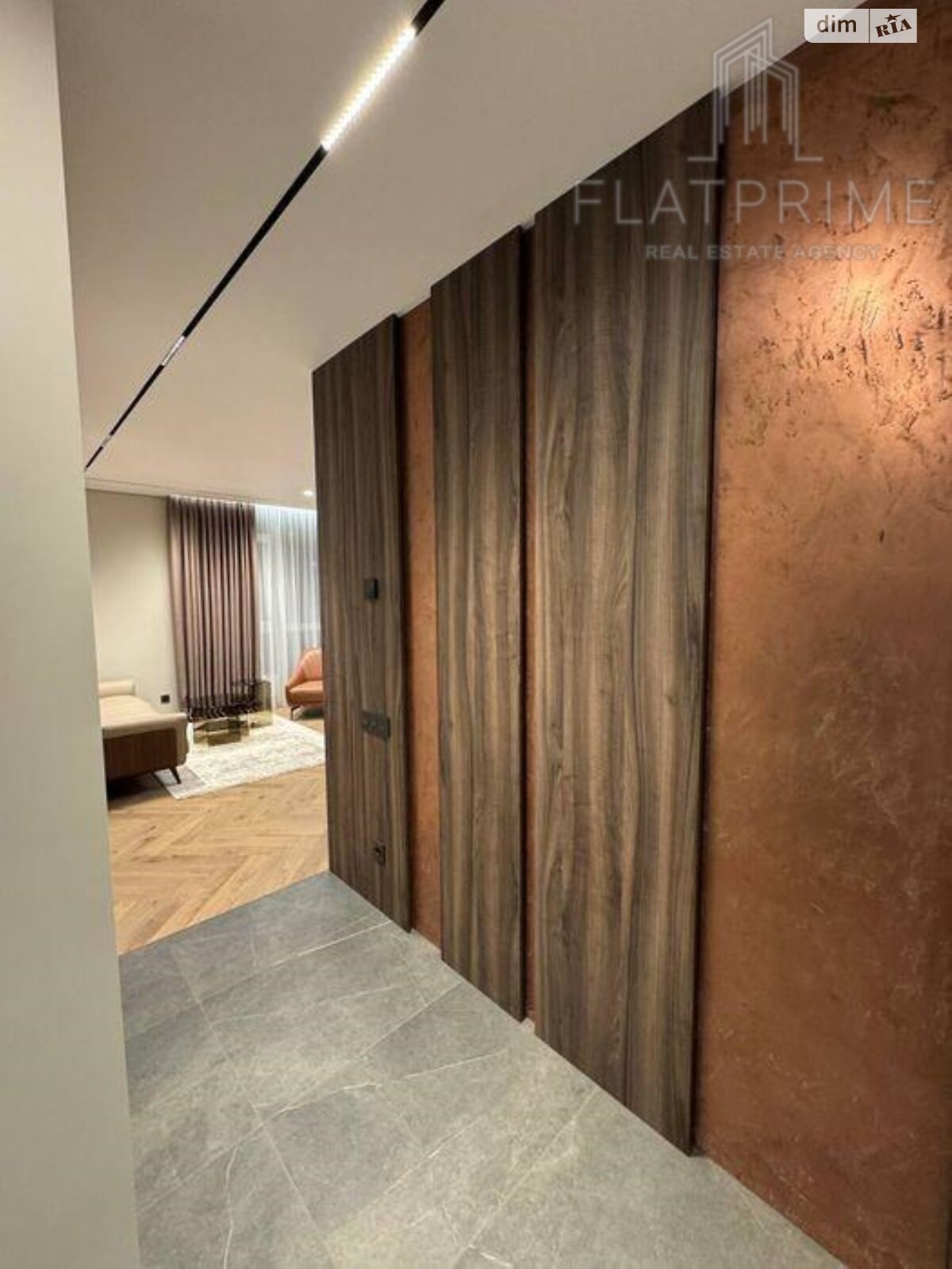 Продажа трехкомнатной квартиры в Киеве, на ул. Предславинская 55А, район Саперное Поле фото 1 Продажа трехкомнатной квартиры в Киеве, на ул. Предславинская 55А, район Саперное Поле фото 1