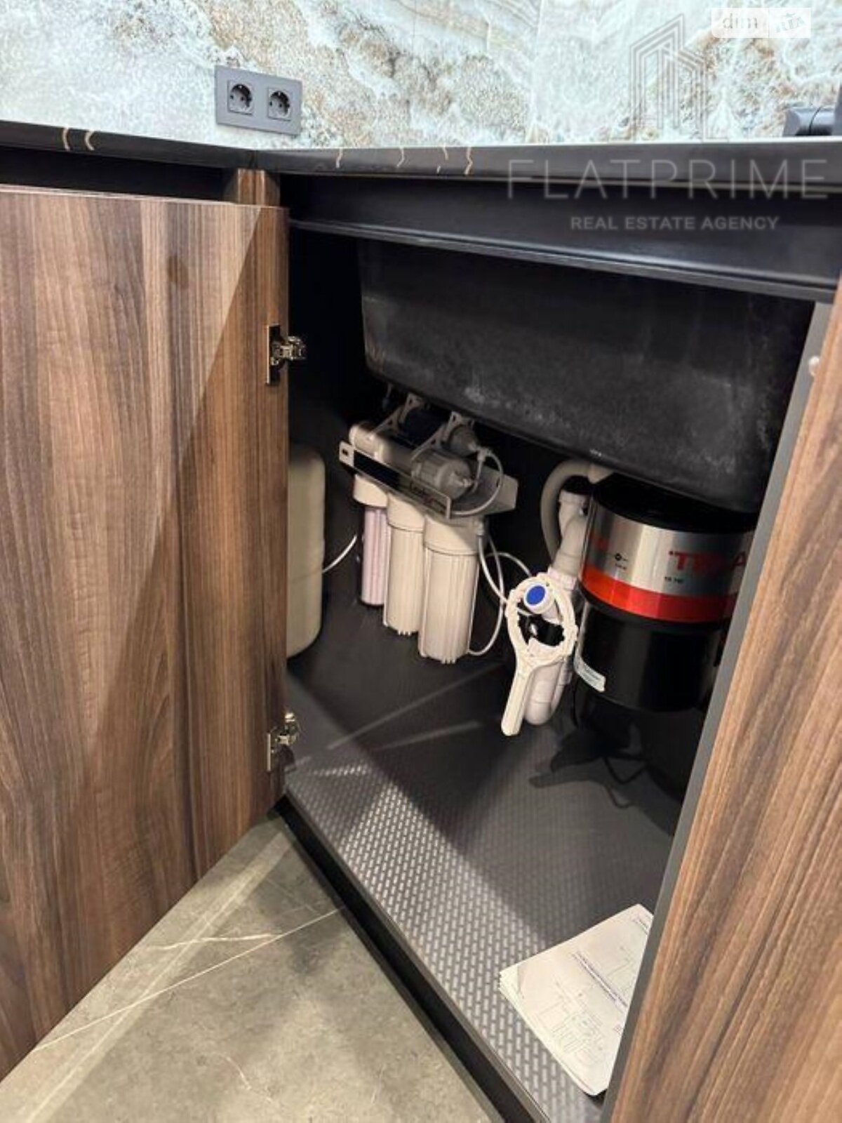 Продажа трехкомнатной квартиры в Киеве, на ул. Предславинская 55А, район Саперное Поле фото 1 Продажа трехкомнатной квартиры в Киеве, на ул. Предславинская 55А, район Саперное Поле фото 1