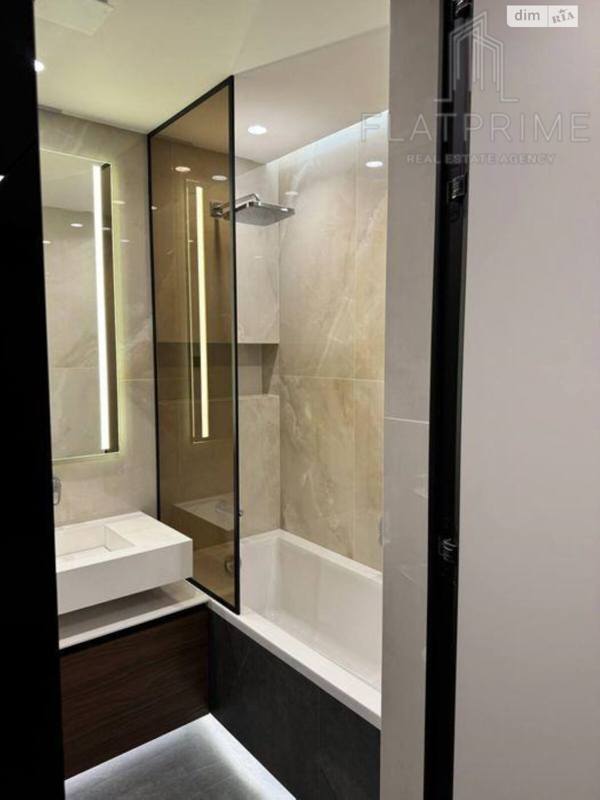 Продажа трехкомнатной квартиры в Киеве, на ул. Предславинская 55А, район Саперное Поле фото 1 Продажа трехкомнатной квартиры в Киеве, на ул. Предславинская 55А, район Саперное Поле фото 1