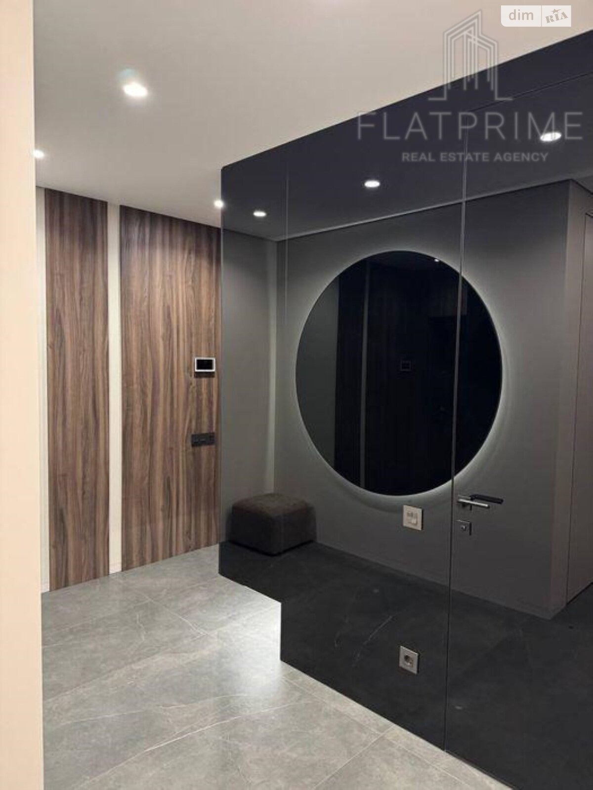 Продажа трехкомнатной квартиры в Киеве, на ул. Предславинская 55А, район Саперное Поле фото 1 Продажа трехкомнатной квартиры в Киеве, на ул. Предславинская 55А, район Саперное Поле фото 1