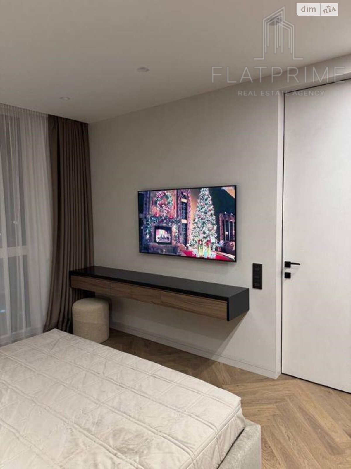 Продажа трехкомнатной квартиры в Киеве, на ул. Предславинская 55А, район Саперное Поле фото 1 Продажа трехкомнатной квартиры в Киеве, на ул. Предславинская 55А, район Саперное Поле фото 1