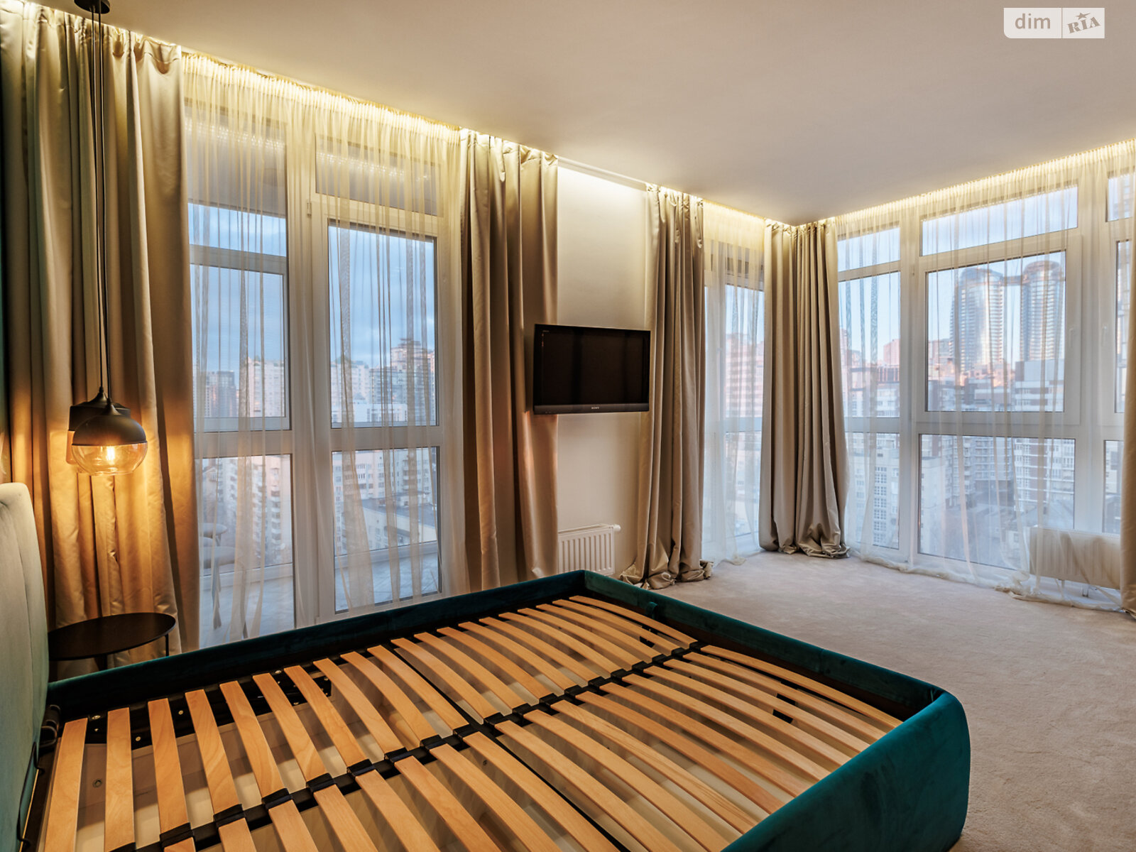 Продажа трехкомнатной квартиры в Киеве, на ул. Предславинская 40, район Саперное Поле фото 1