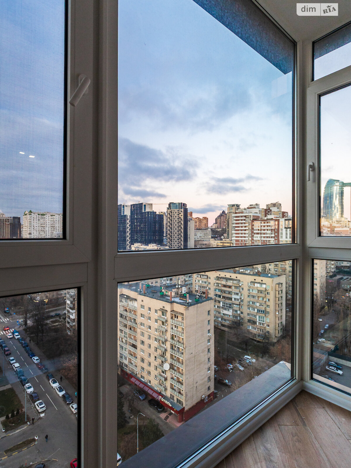 Продажа трехкомнатной квартиры в Киеве, на ул. Предславинская 40, район Саперное Поле фото 1