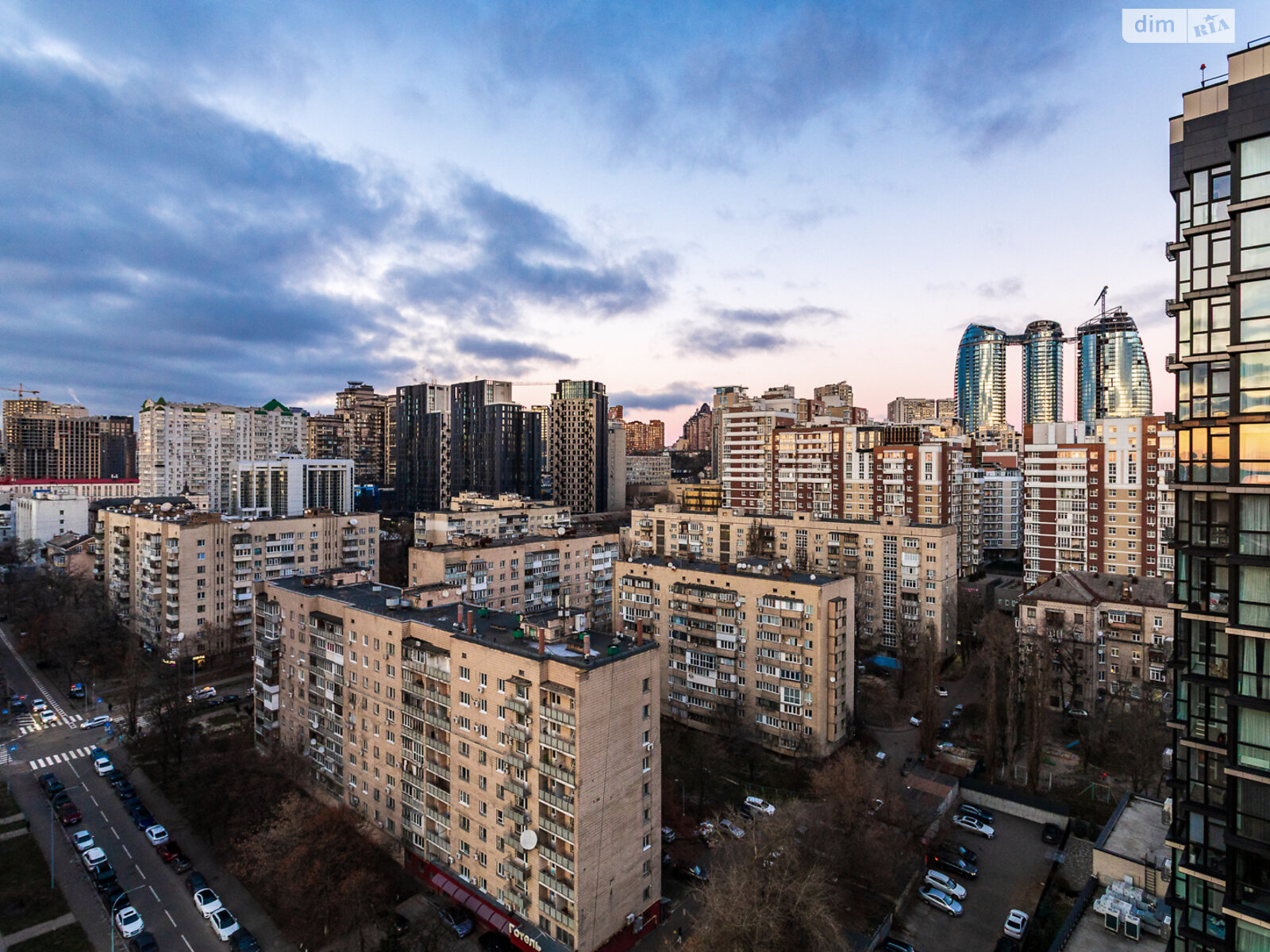 Продажа трехкомнатной квартиры в Киеве, на ул. Предславинская 40, район Саперное Поле фото 1