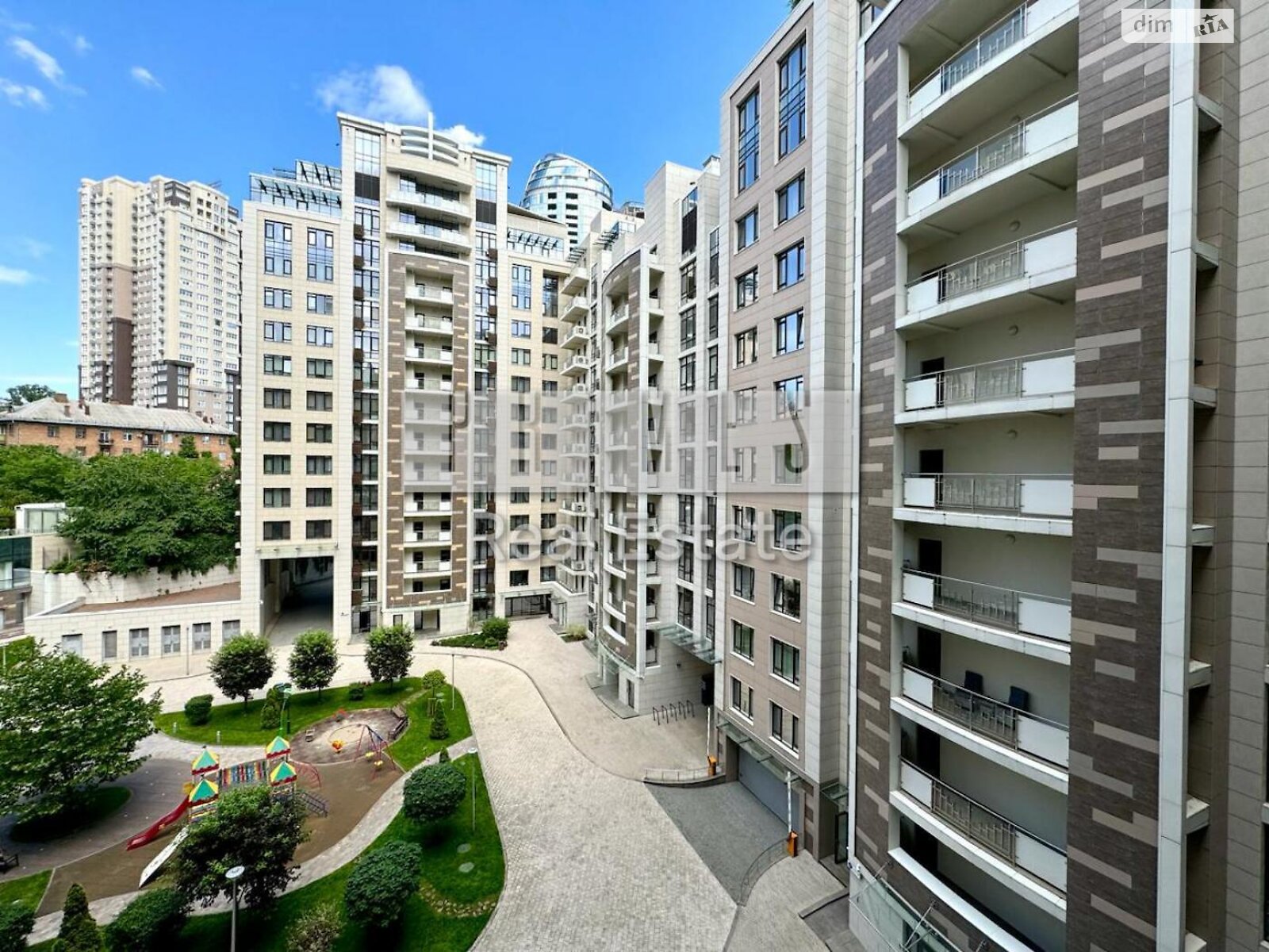 Продажа трехкомнатной квартиры в Киеве, на ул. Саперное Поле 3 корпус 6, район Саперное Поле фото 1 Продажа трехкомнатной квартиры в Киеве, на ул. Саперное Поле 3 корпус 6, район Саперное Поле фото 1