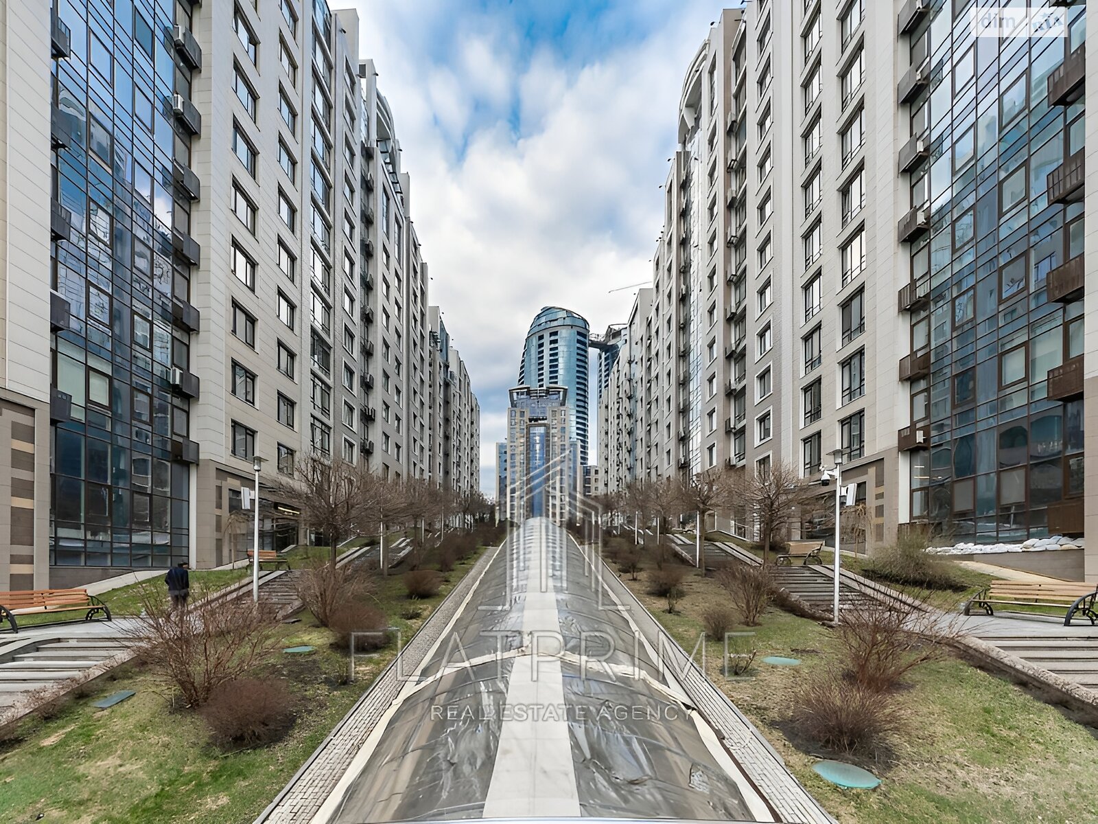 Продажа пятикомнатной квартиры в Киеве, на ул. Саперное Поле 3 корпус 2, район Саперное Поле фото 1 Продажа пятикомнатной квартиры в Киеве, на ул. Саперное Поле 3 корпус 2, район Саперное Поле фото 1