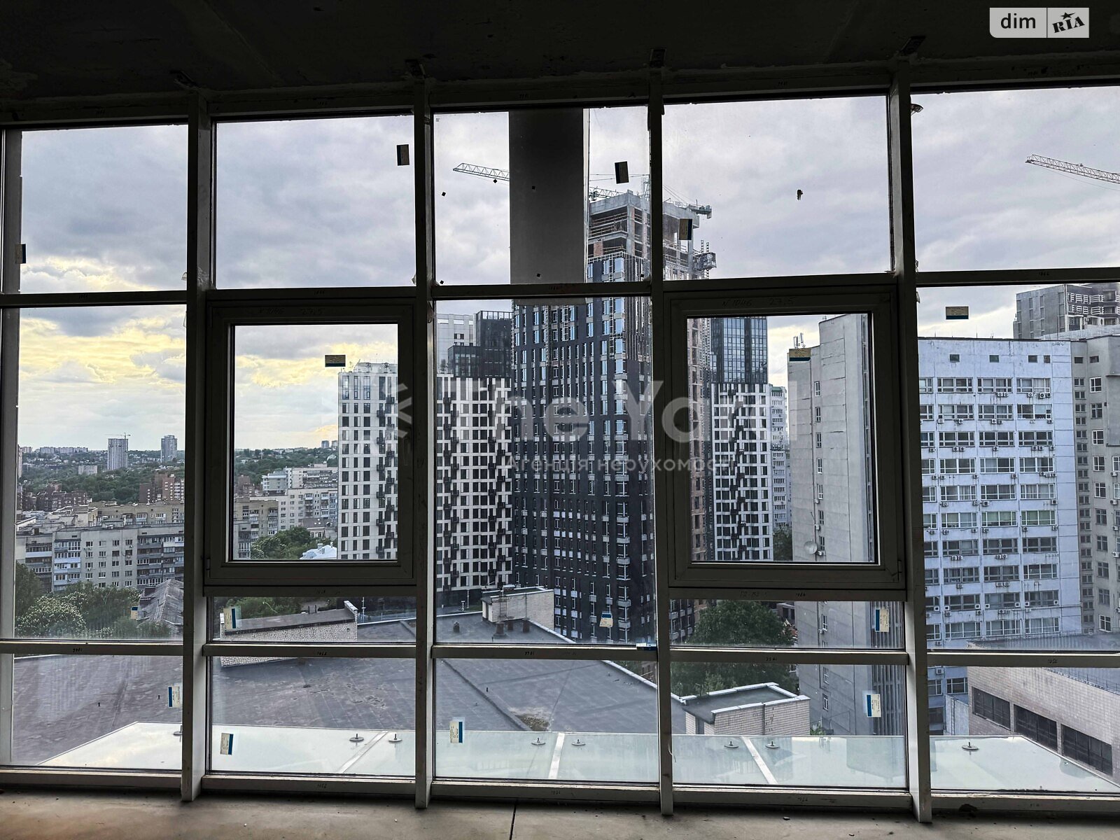 Продажа четырехкомнатной квартиры в Киеве, на ул. Саперное Поле 3, район Саперное Поле фото 1 Продажа четырехкомнатной квартиры в Киеве, на ул. Саперное Поле 3, район Саперное Поле фото 1