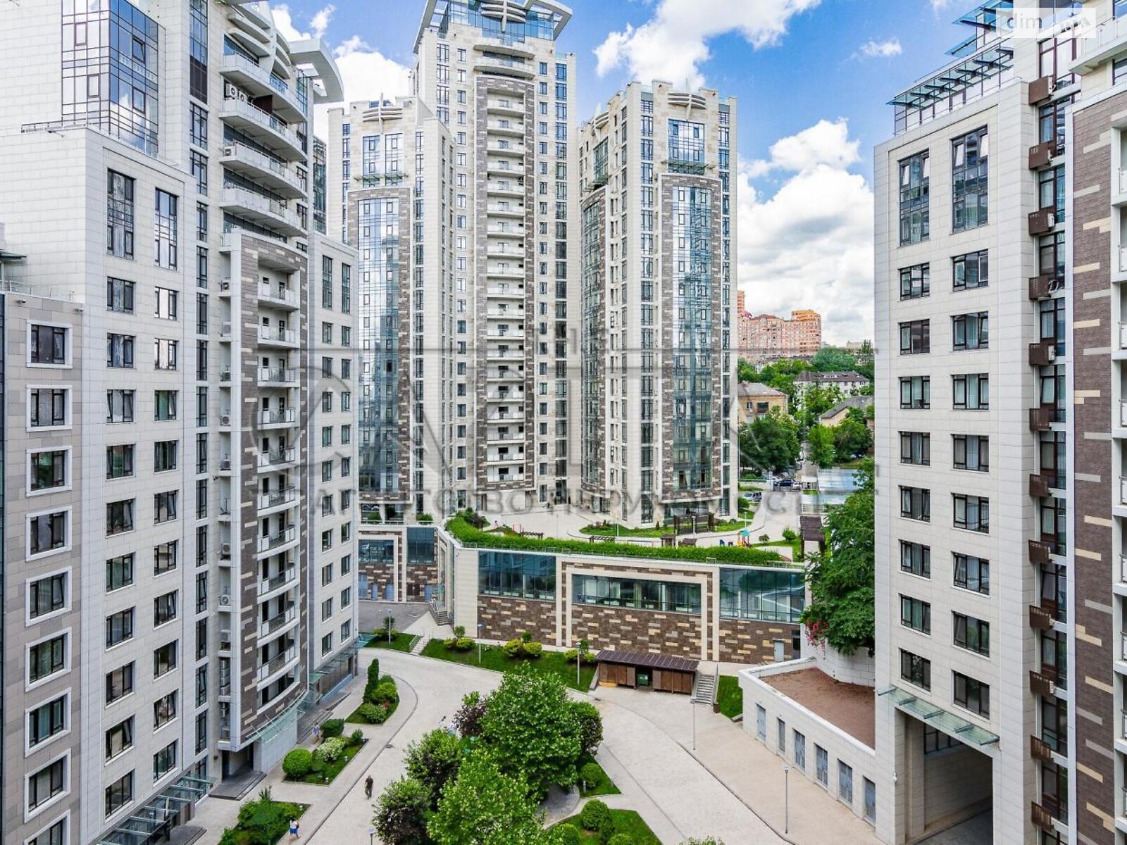 Продажа трехкомнатной квартиры в Киеве, на ул. Саперное Поле 3, район Саперное Поле фото 1 Продажа трехкомнатной квартиры в Киеве, на ул. Саперное Поле 3, район Саперное Поле фото 1
