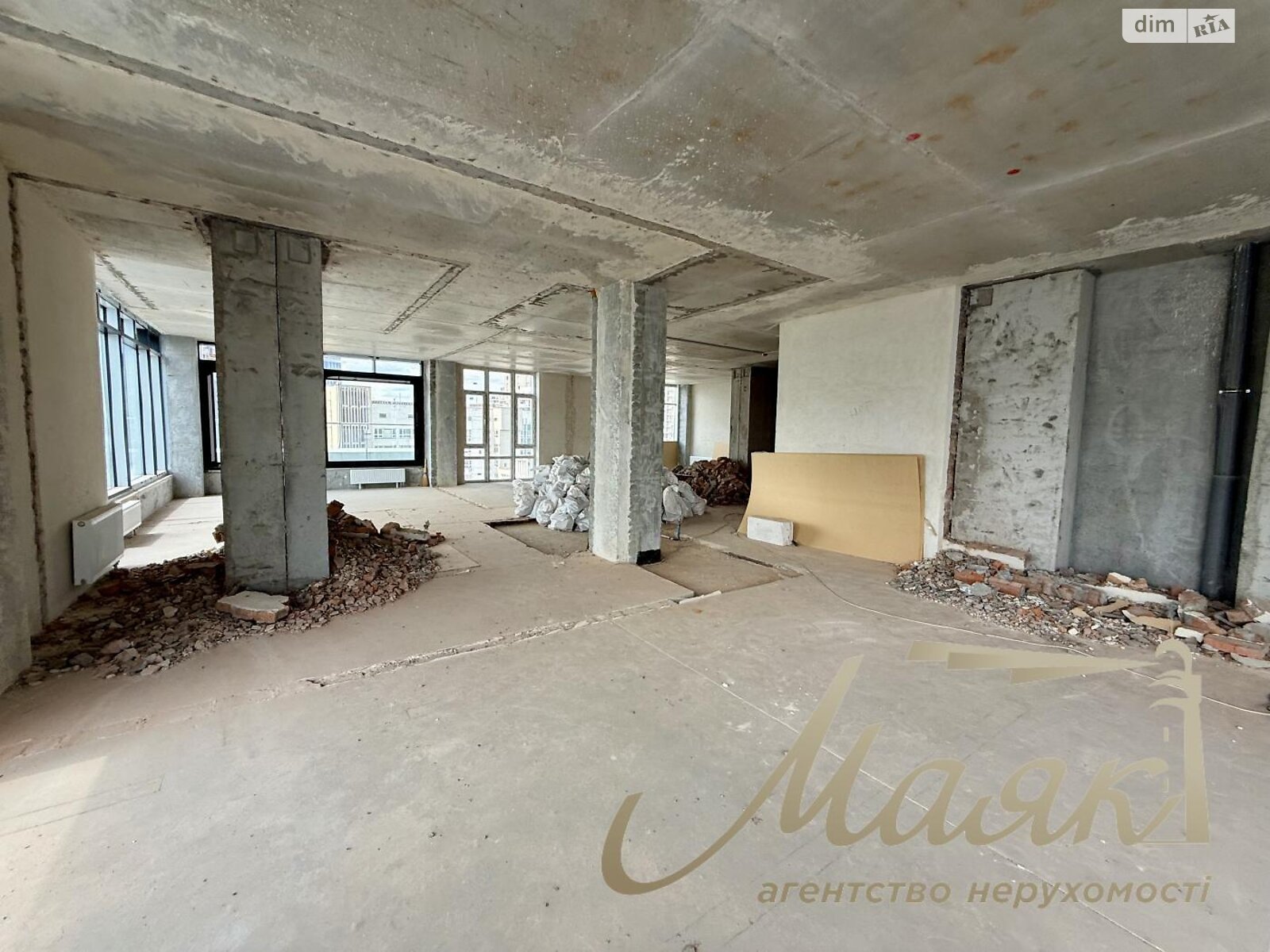Продаж п`ятикімнатної квартири в Києві, на вул. Саперне Поле, район Печерський фото 1 Продаж п`ятикімнатної квартири в Києві, на вул. Саперне Поле, район Печерський фото 1