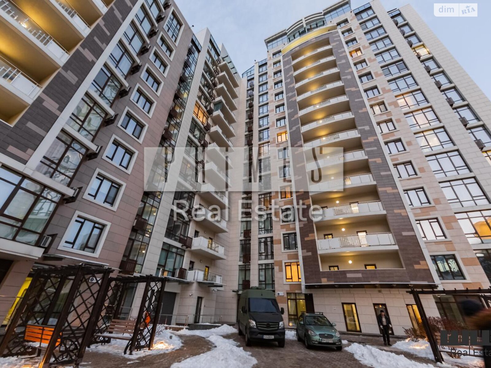 Продаж трикімнатної квартири в Києві, на вул. Саперне Поле 5, район Саперне Поле фото 1 Продаж трикімнатної квартири в Києві, на вул. Саперне Поле 5, район Саперне Поле фото 1