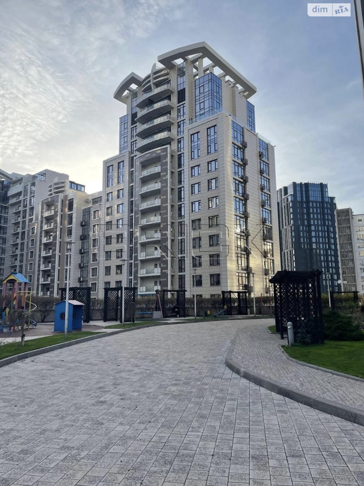 Продаж двокімнатної квартири в Києві, на вул. Саперне Поле 5А, район Саперне Поле фото 1