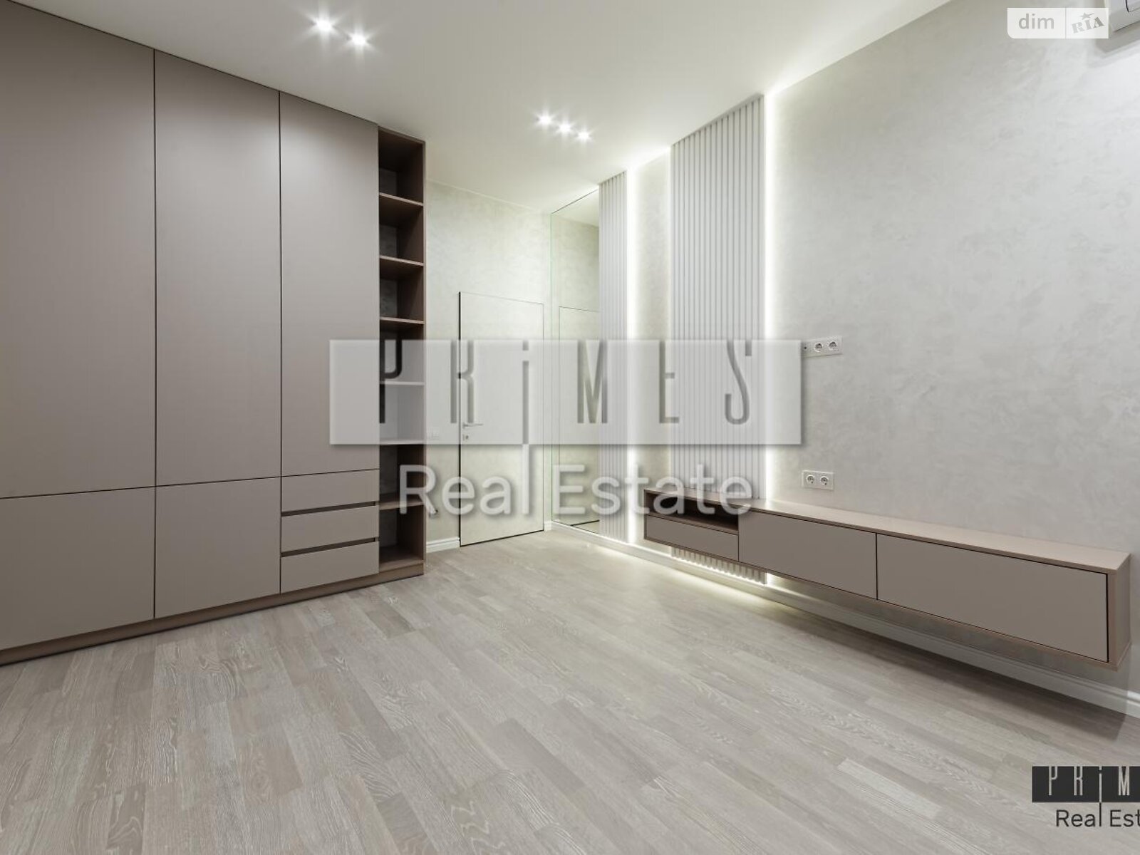 Продаж трикімнатної квартири в Києві, на вул. Саперне Поле 5А, район Саперне Поле фото 1