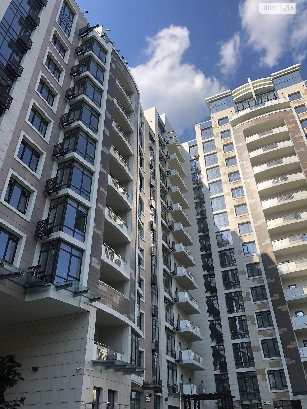 Продажа трехкомнатной квартиры в Киеве, на ул. Саперное Поле 5, район Печерский фото 1 Продажа трехкомнатной квартиры в Киеве, на ул. Саперное Поле 5, район Печерский фото 1