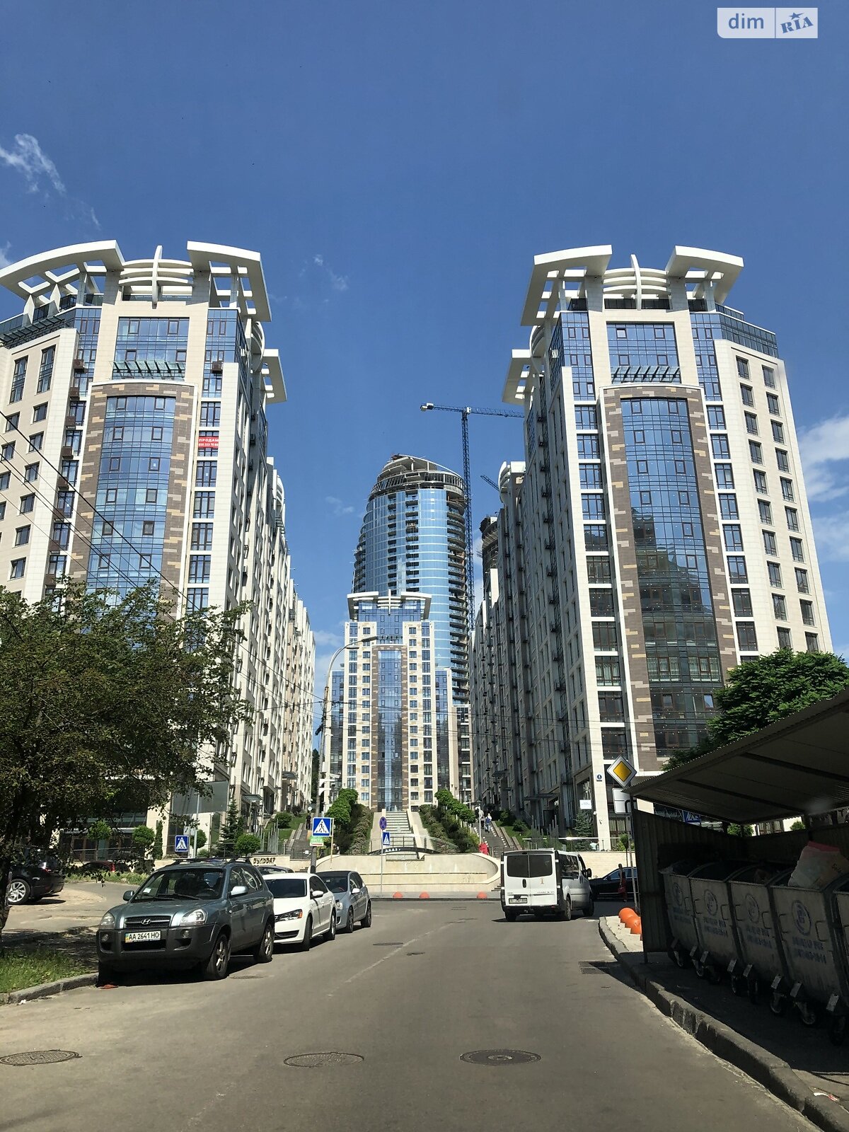 Продажа трехкомнатной квартиры в Киеве, на ул. Саперное Поле 5, район Печерский фото 1 Продажа трехкомнатной квартиры в Киеве, на ул. Саперное Поле 5, район Печерский фото 1