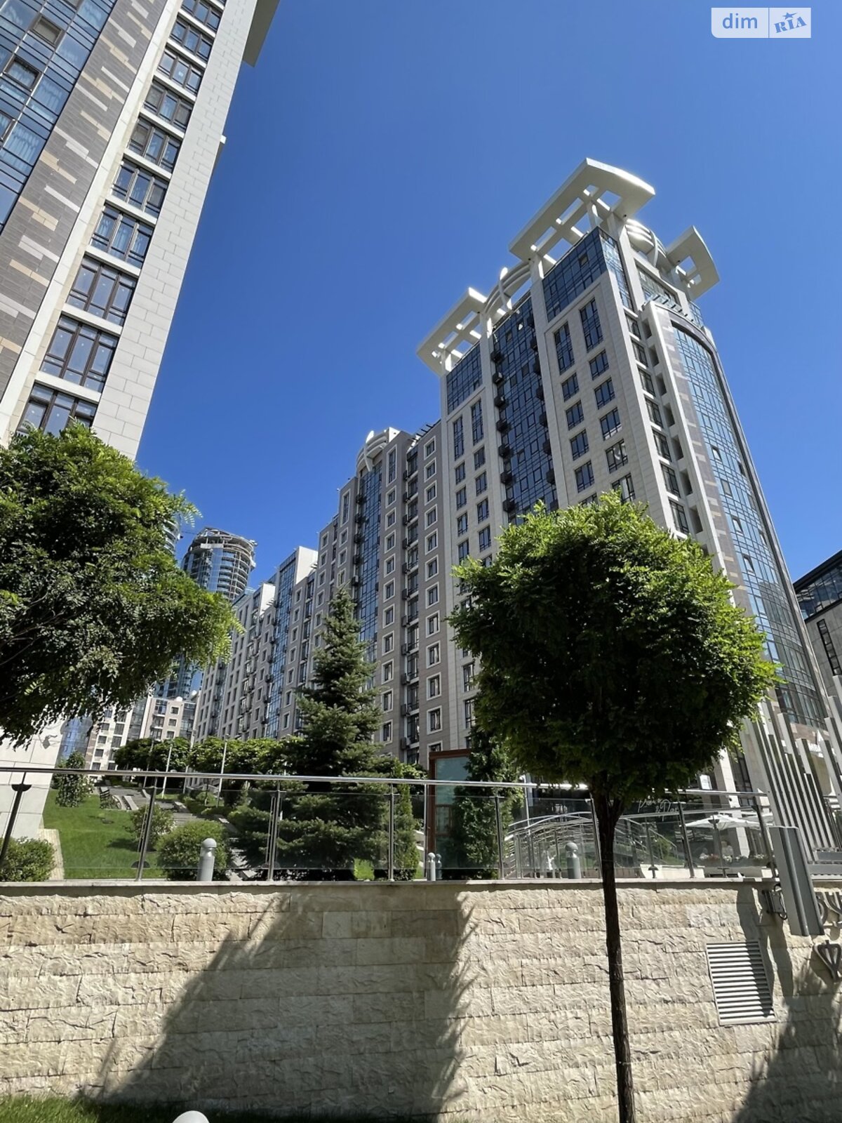 Продажа трехкомнатной квартиры в Киеве, на ул. Саперное Поле 5, район Печерский фото 1 Продажа трехкомнатной квартиры в Киеве, на ул. Саперное Поле 5, район Печерский фото 1