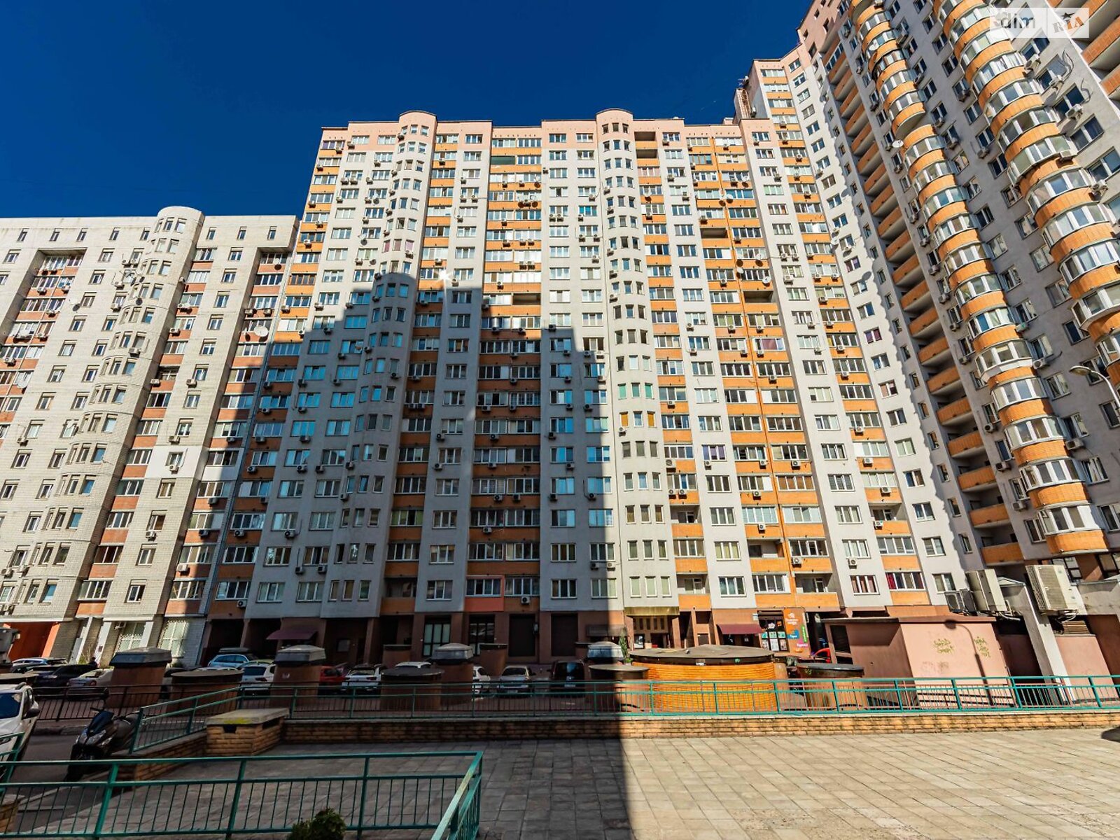 Продажа трехкомнатной квартиры в Киеве, на ул. Саперное Поле 10, фото 1 Продажа трехкомнатной квартиры в Киеве, на ул. Саперное Поле 10, фото 1