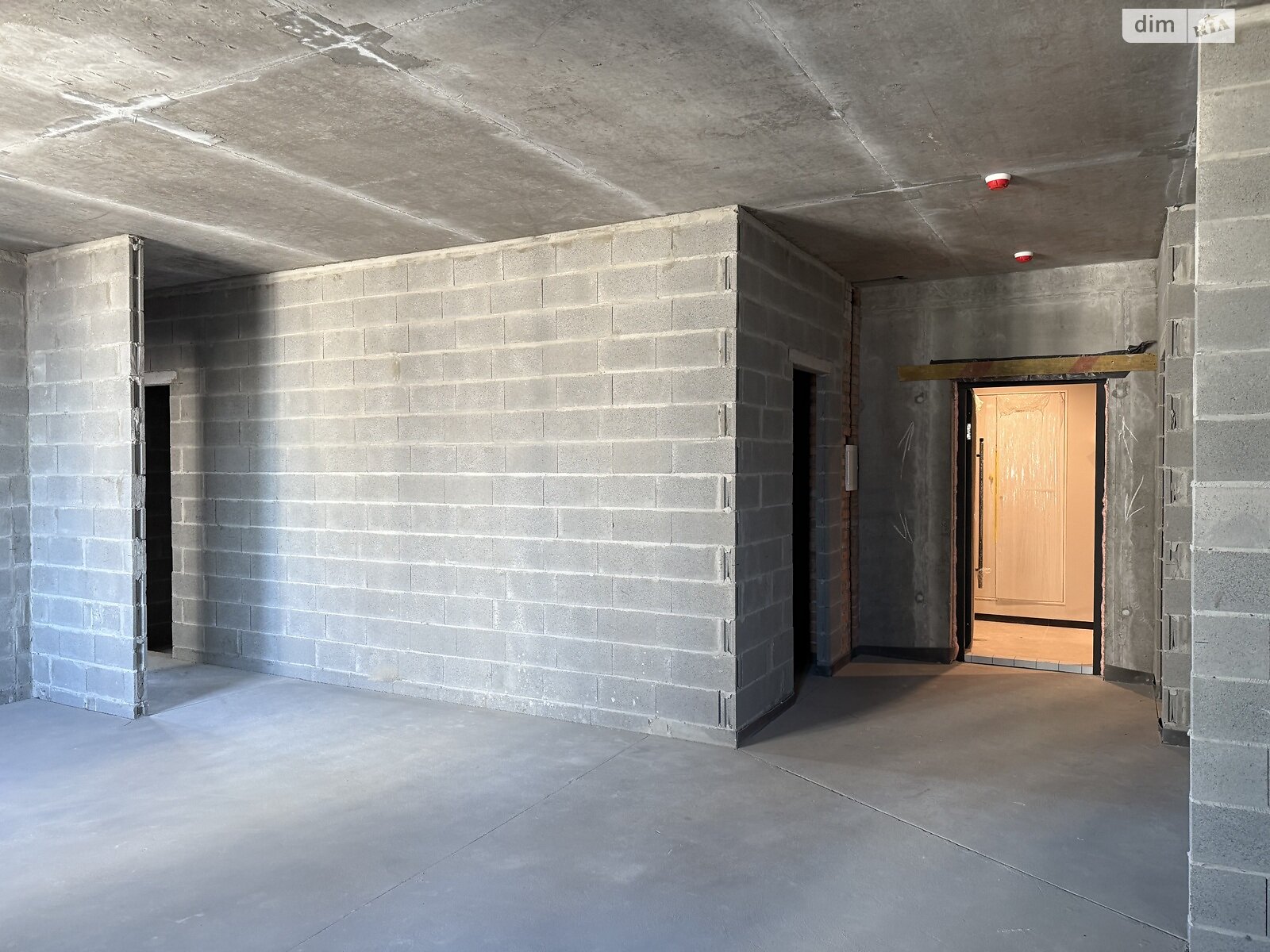 Продаж трикімнатної квартири в Києві, на вул. Василя Тютюнника 39/2, район Саперне Поле фото 1