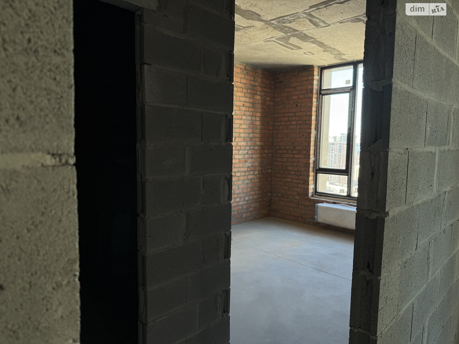 Продаж трикімнатної квартири в Києві, на вул. Василя Тютюнника 39/2, район Саперне Поле фото 1