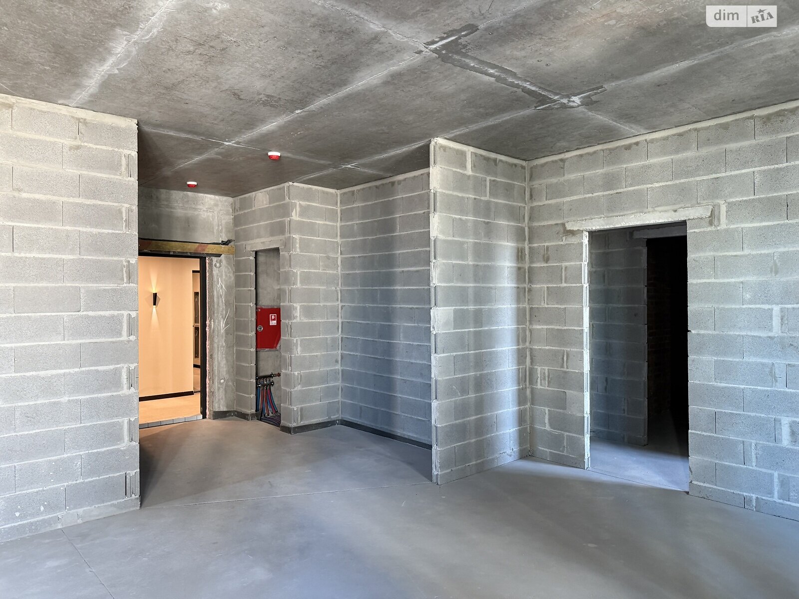 Продаж трикімнатної квартири в Києві, на вул. Василя Тютюнника 39/2, район Саперне Поле фото 1