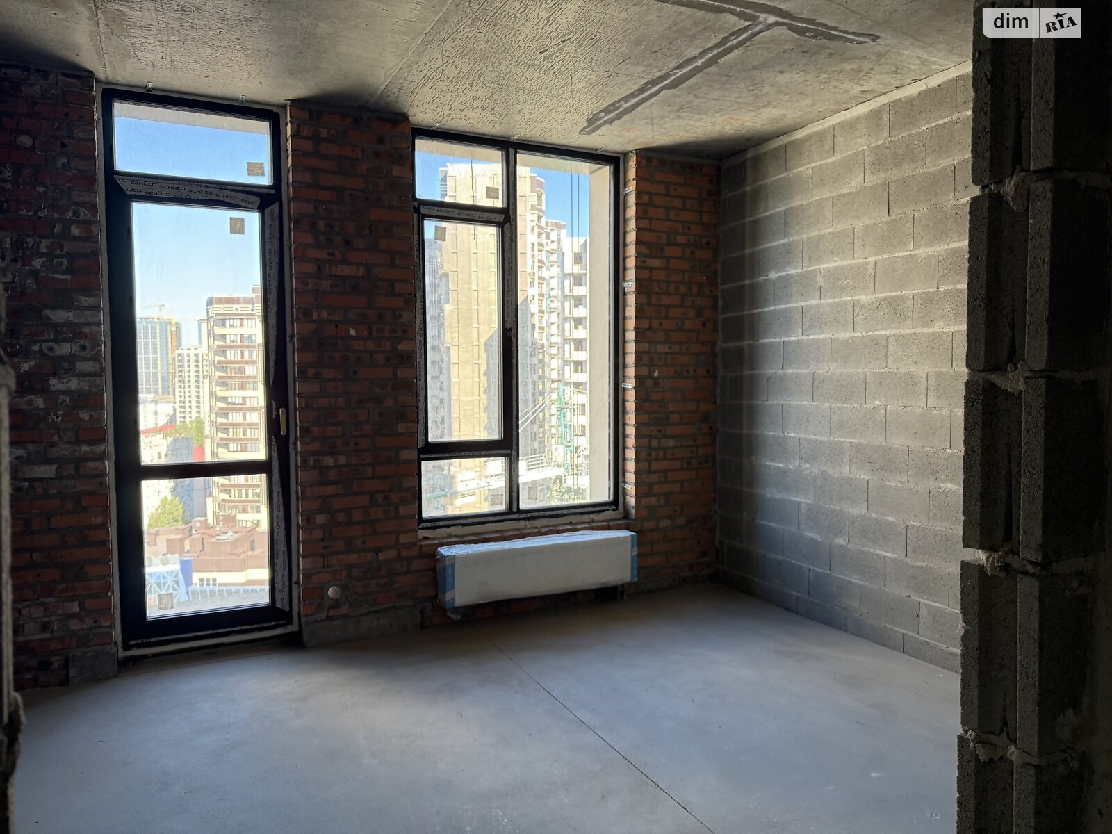 Продаж трикімнатної квартири в Києві, на вул. Василя Тютюнника 39/2, район Саперне Поле фото 1