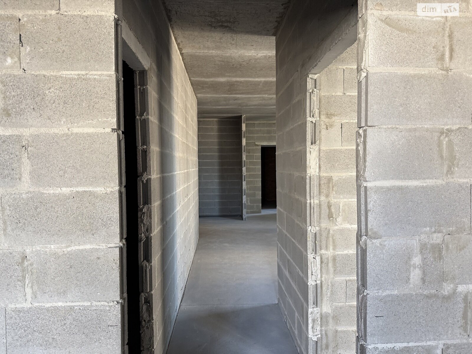 Продаж трикімнатної квартири в Києві, на вул. Василя Тютюнника 39/2, район Саперне Поле фото 1