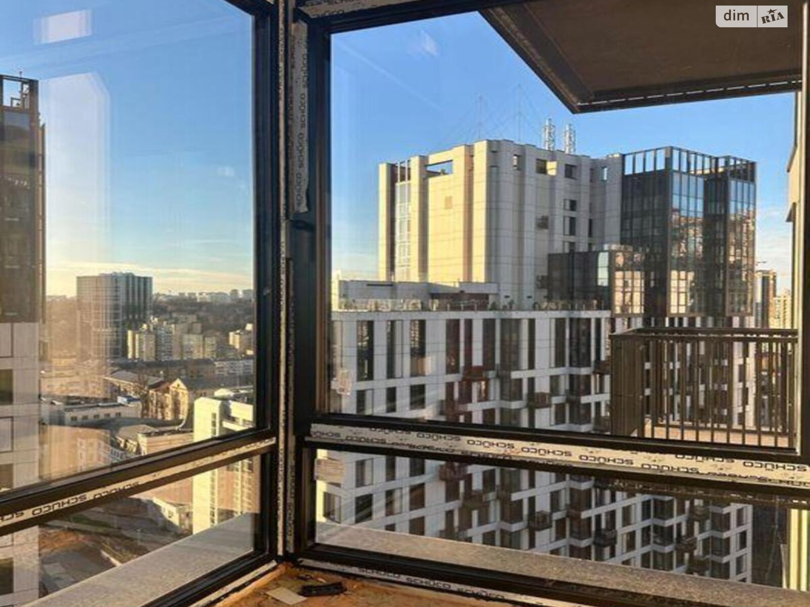 Продажа трехкомнатной квартиры в Киеве, на ул. Василия Тютюнника 45, район Саперное Поле фото 1