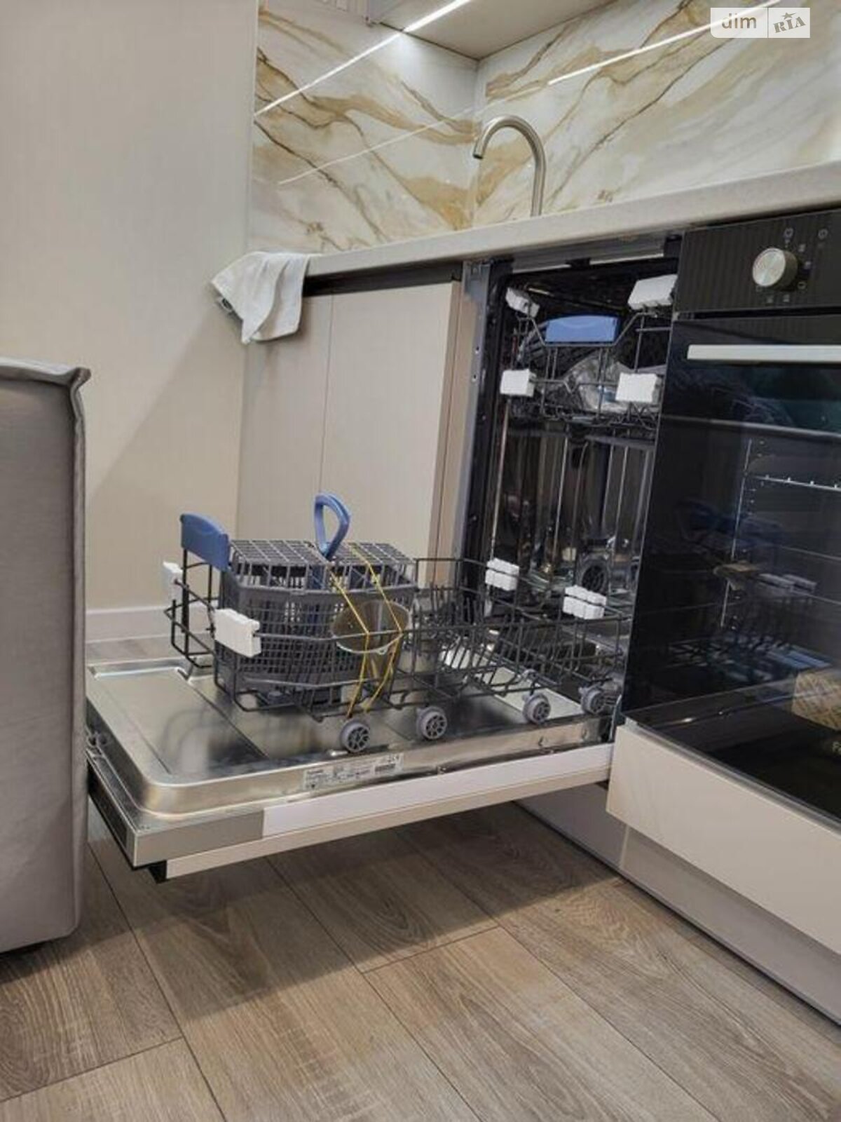 Продажа двухкомнатной квартиры в Киеве, на ул. Семьи Кристеров 14, фото 1 Продажа двухкомнатной квартиры в Киеве, на ул. Семьи Кристеров 14, фото 1