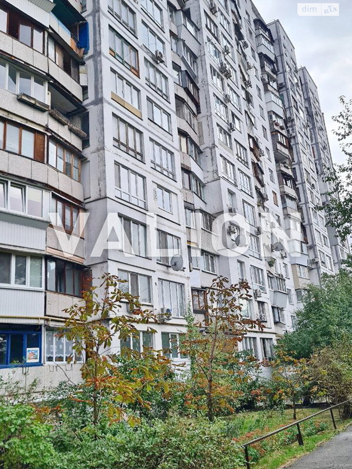 Продажа трехкомнатной квартиры в Киеве, на ул. Князя Романа Мстиславича 8, район Северно-Броварский Масив фото 1 Продажа трехкомнатной квартиры в Киеве, на ул. Князя Романа Мстиславича 8, район Северно-Броварский Масив фото 1