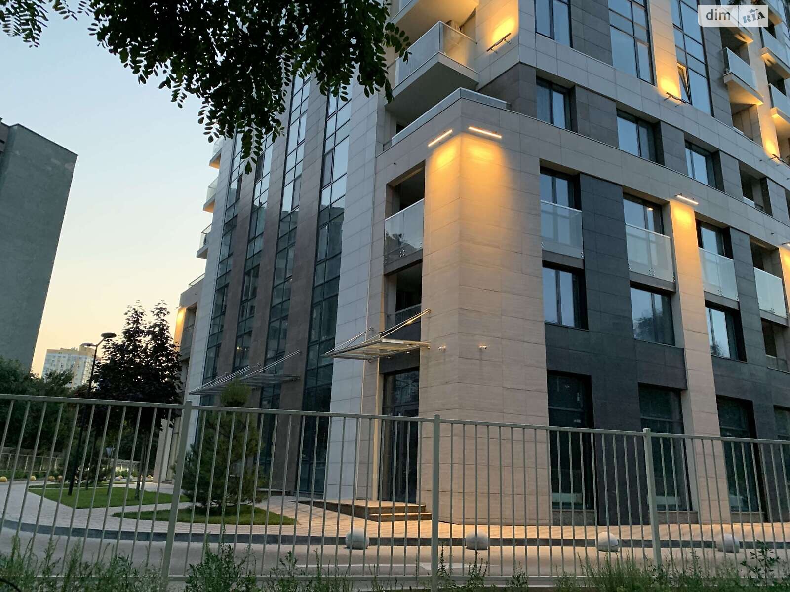 Продаж трикімнатної квартири в Києві, на вул. Князя Романа Мстиславича 28Б, район Північно-Броварський Масив фото 1 Продаж трикімнатної квартири в Києві, на вул. Князя Романа Мстиславича 28Б, район Північно-Броварський Масив фото 1
