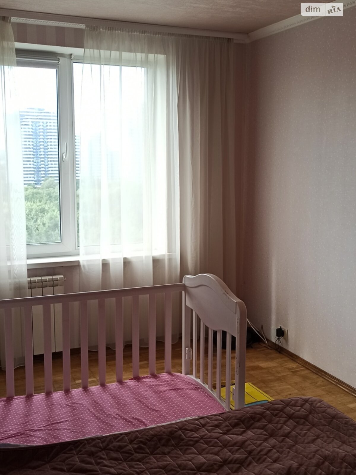 Продажа трехкомнатной квартиры в Киеве, на ул. Князя Романа Мстиславича 18, район Северно-Броварский Масив фото 1