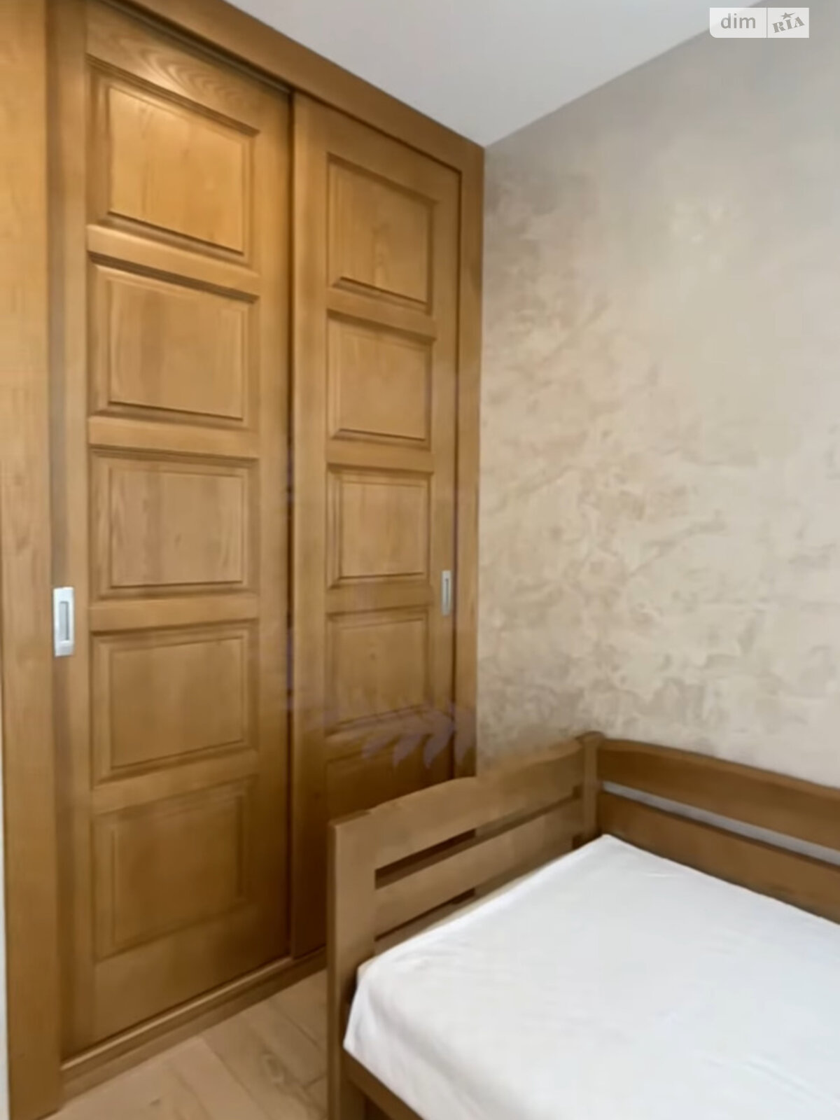 Продаж трикімнатної квартири в Києві, на вул. Князя Романа Мстиславича 28, район Північно-Броварський Масив фото 1