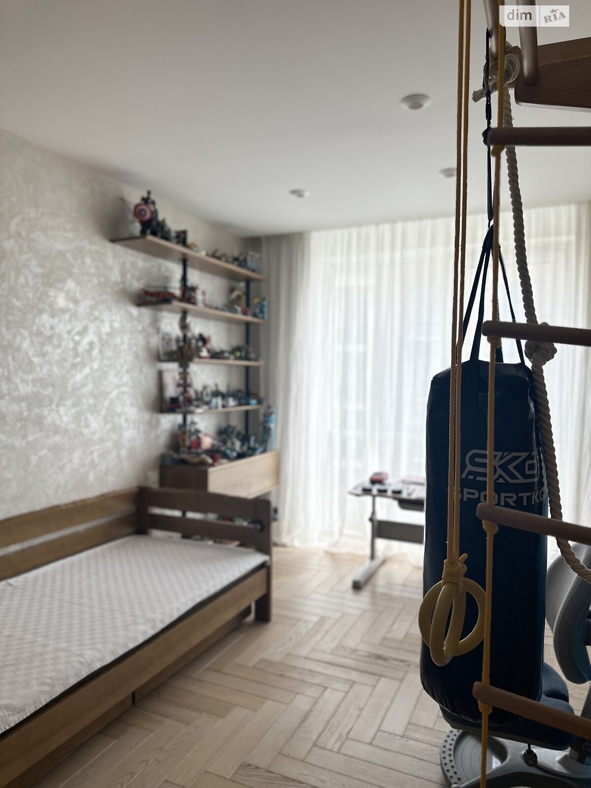 Продаж трикімнатної квартири в Києві, на вул. Князя Романа Мстиславича 28, район Північно-Броварський Масив фото 1