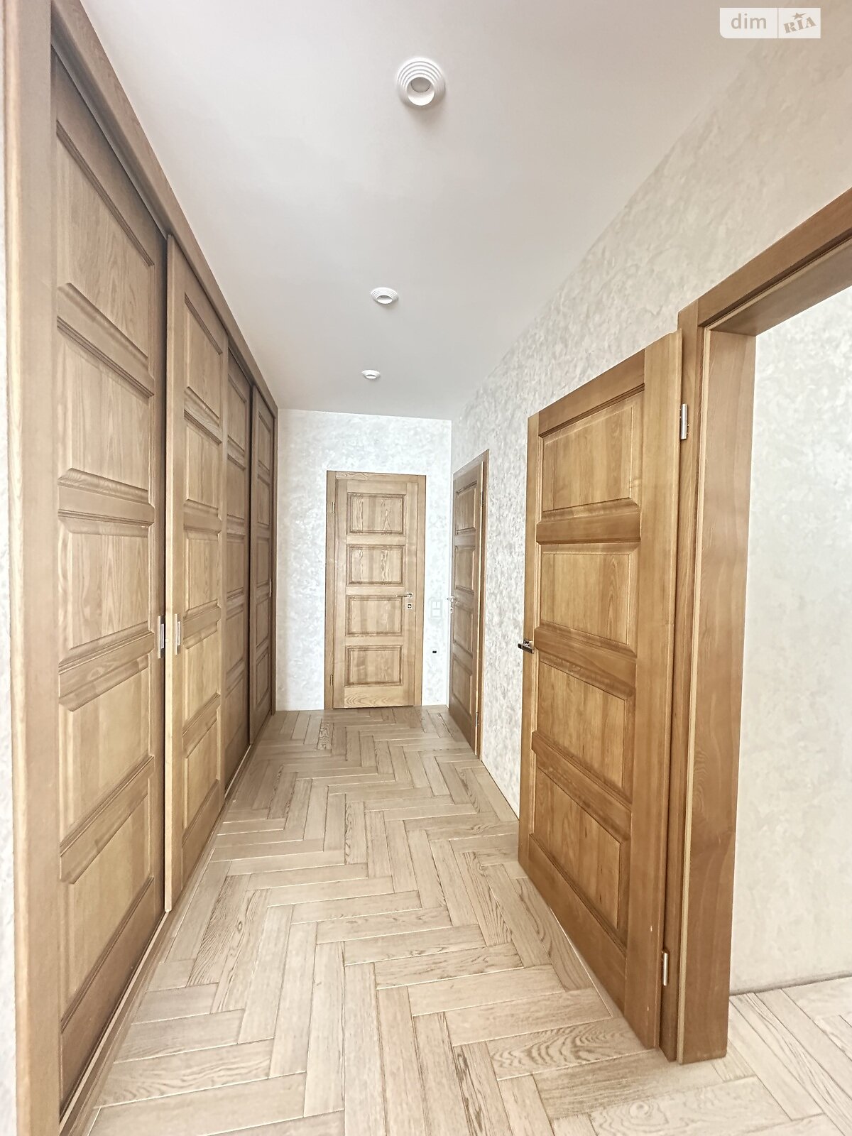 Продаж трикімнатної квартири в Києві, на вул. Князя Романа Мстиславича 28, район Північно-Броварський Масив фото 1