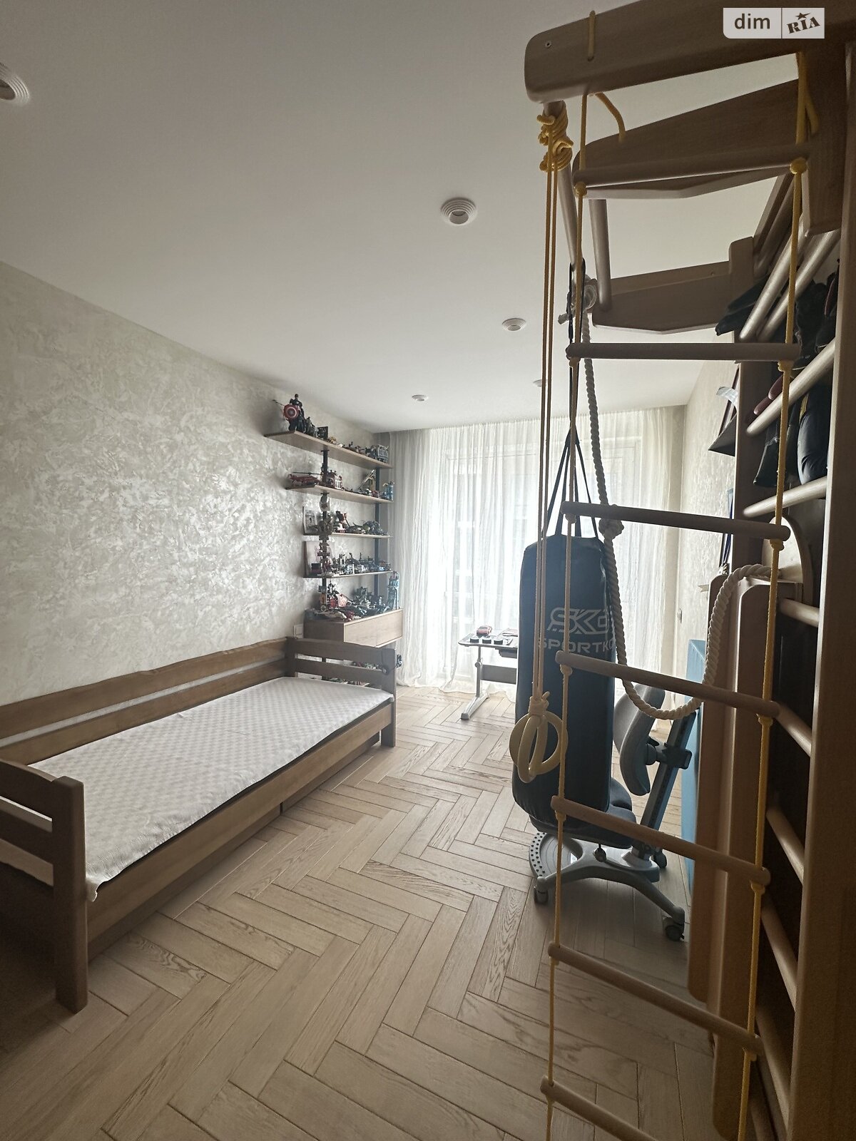 Продаж трикімнатної квартири в Києві, на вул. Князя Романа Мстиславича 28, район Північно-Броварський Масив фото 1