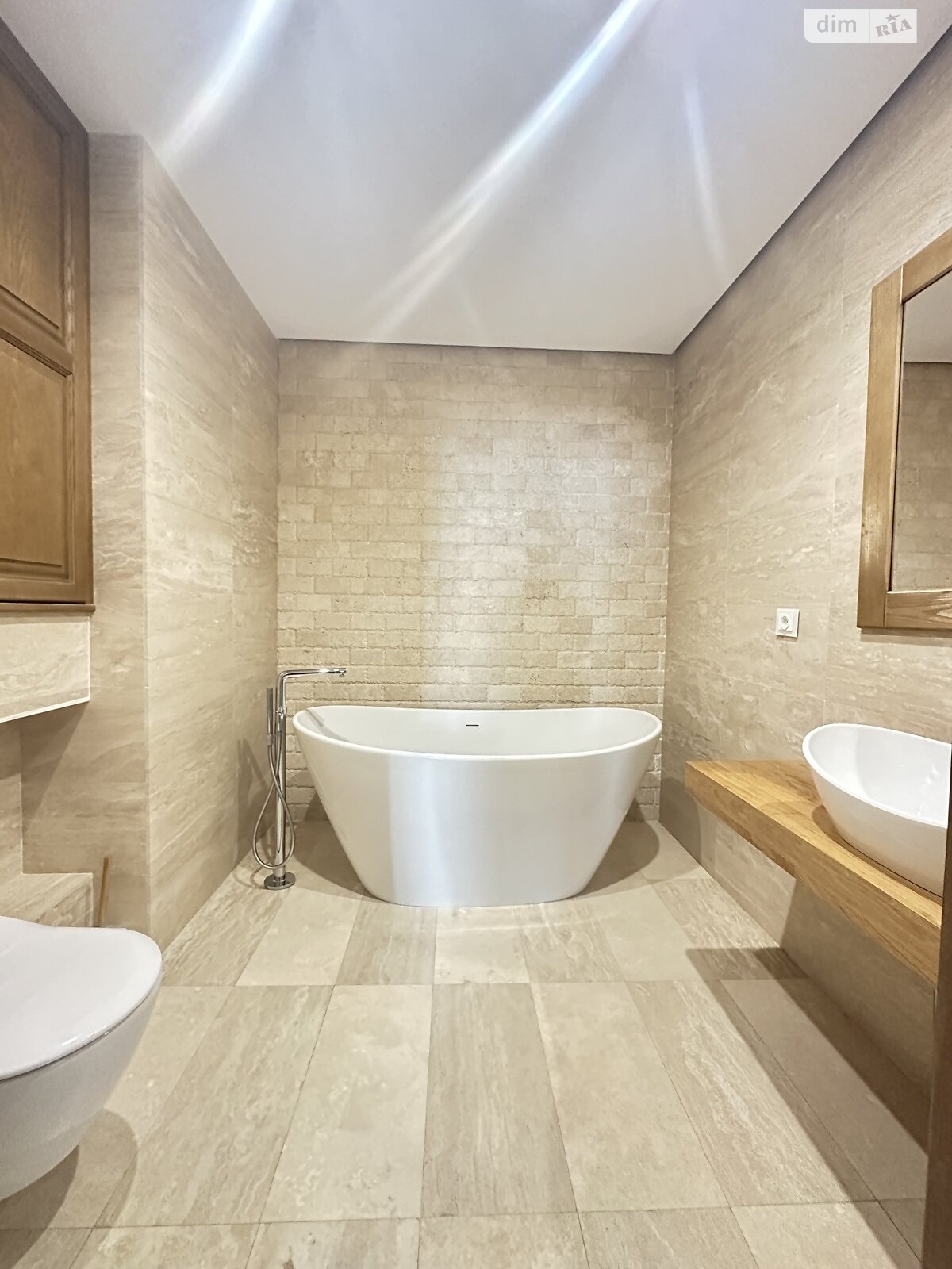 Продаж трикімнатної квартири в Києві, на вул. Князя Романа Мстиславича 28, район Північно-Броварський Масив фото 1