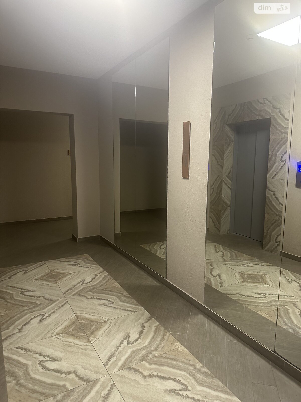 Продаж трикімнатної квартири в Києві, на вул. Князя Романа Мстиславича 28, район Північно-Броварський Масив фото 1