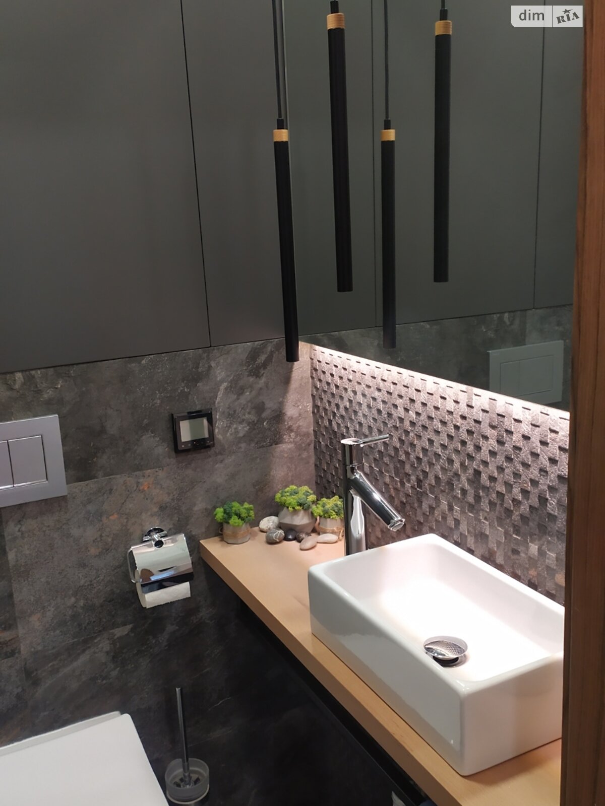 Продажа трехкомнатной квартиры в Киеве, на ул. Князя Романа Мстиславича 28, район Северно-Броварский Масив фото 1