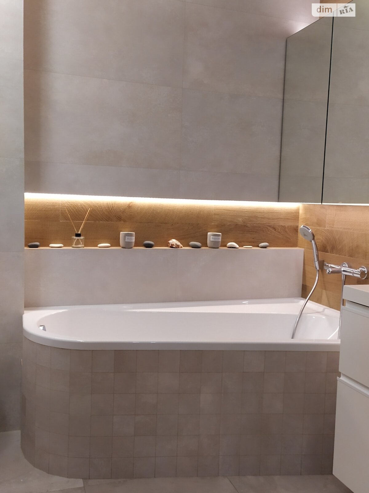 Продажа трехкомнатной квартиры в Киеве, на ул. Князя Романа Мстиславича 28, район Северно-Броварский Масив фото 1