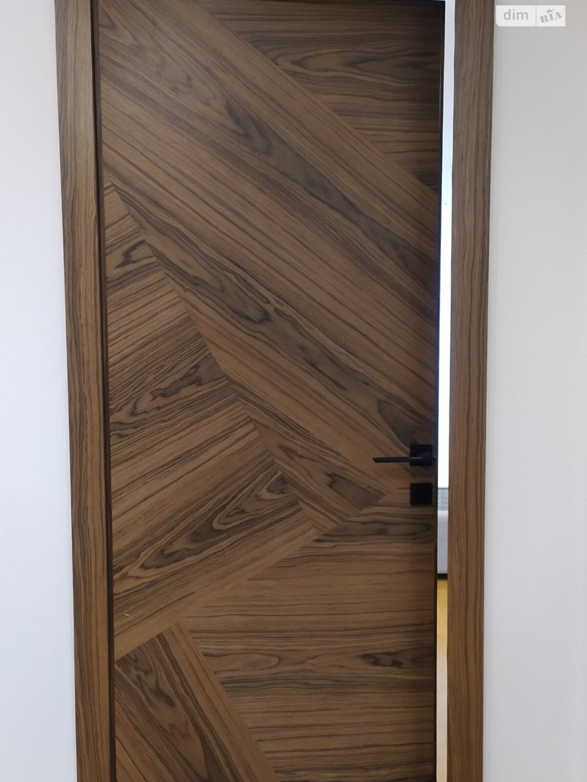 Продажа трехкомнатной квартиры в Киеве, на ул. Князя Романа Мстиславича 28, район Северно-Броварский Масив фото 1