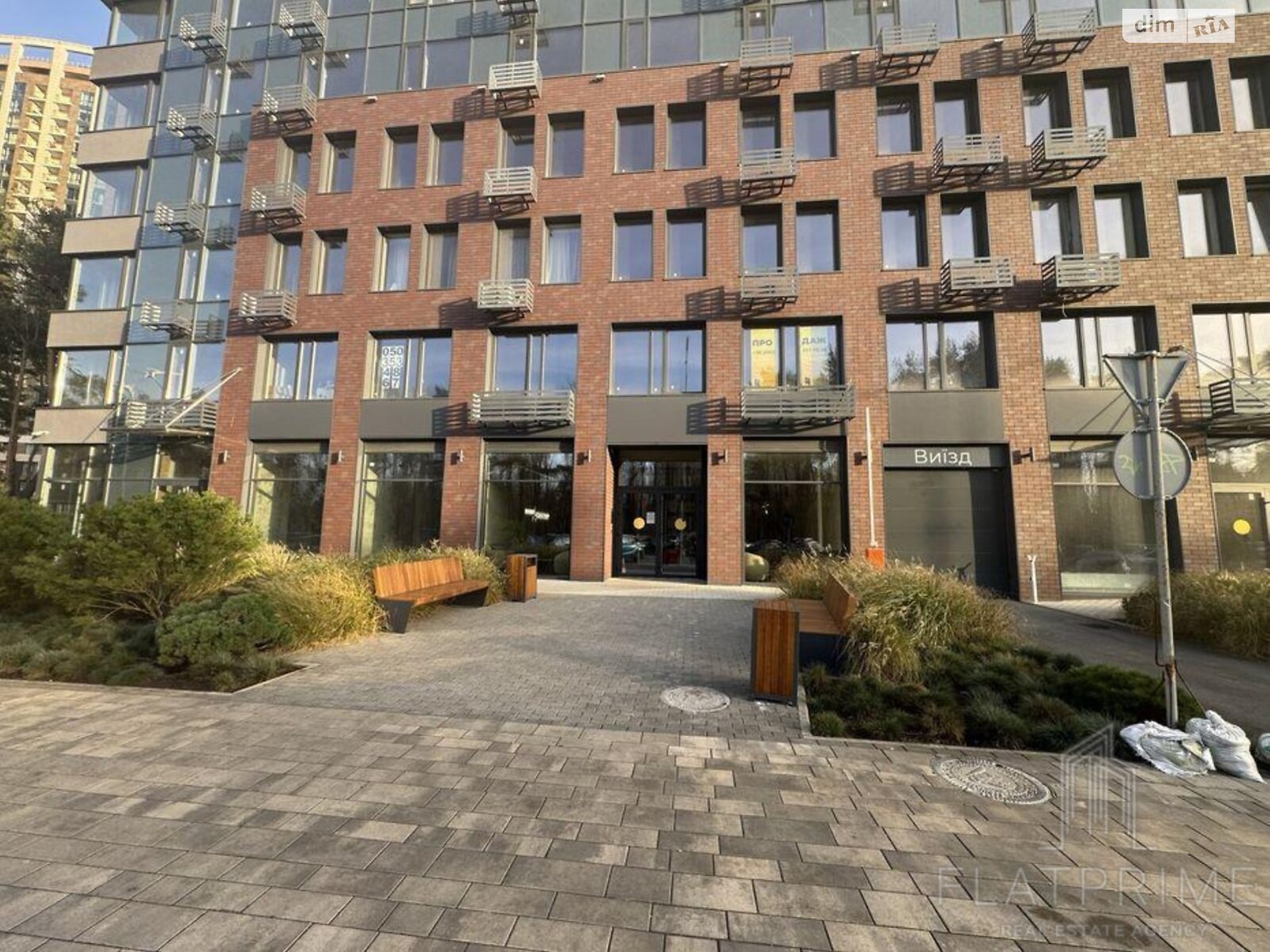 Продаж трикімнатної квартири в Києві, на вул. Князя Романа Мстиславича 22А, район Північно-Броварський Масив фото 1