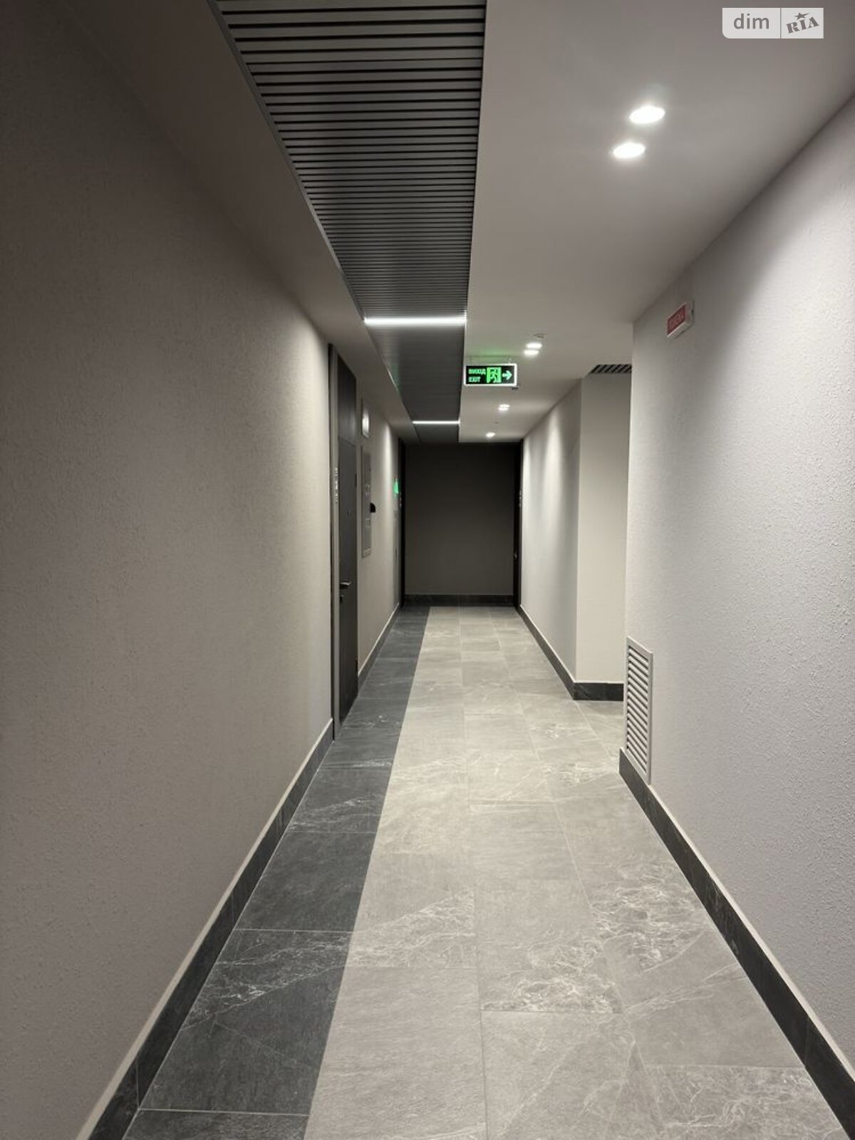 Продажа трехкомнатной квартиры в Киеве, на ул. Князя Романа Мстиславича 22, район Северно-Броварский Масив фото 1 Продажа трехкомнатной квартиры в Киеве, на ул. Князя Романа Мстиславича 22, район Северно-Броварский Масив фото 1