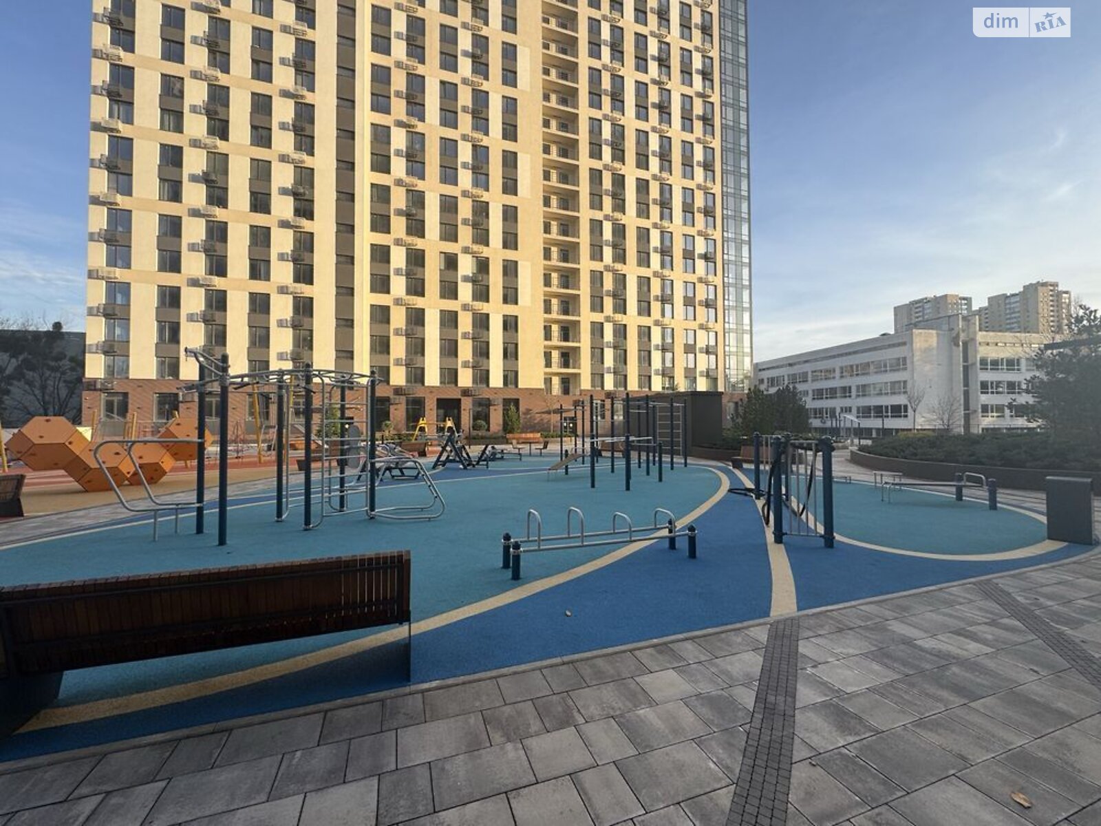 Продажа трехкомнатной квартиры в Киеве, на ул. Князя Романа Мстиславича 22, район Северно-Броварский Масив фото 1 Продажа трехкомнатной квартиры в Киеве, на ул. Князя Романа Мстиславича 22, район Северно-Броварский Масив фото 1