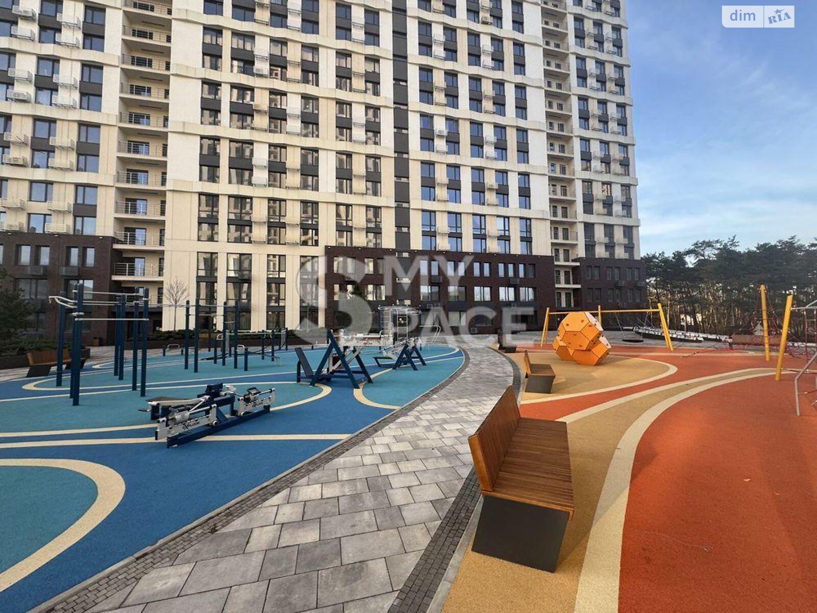 Продаж трикімнатної квартири в Києві, на вул. Князя Романа Мстиславича 22, район Північно-Броварський Масив фото 1