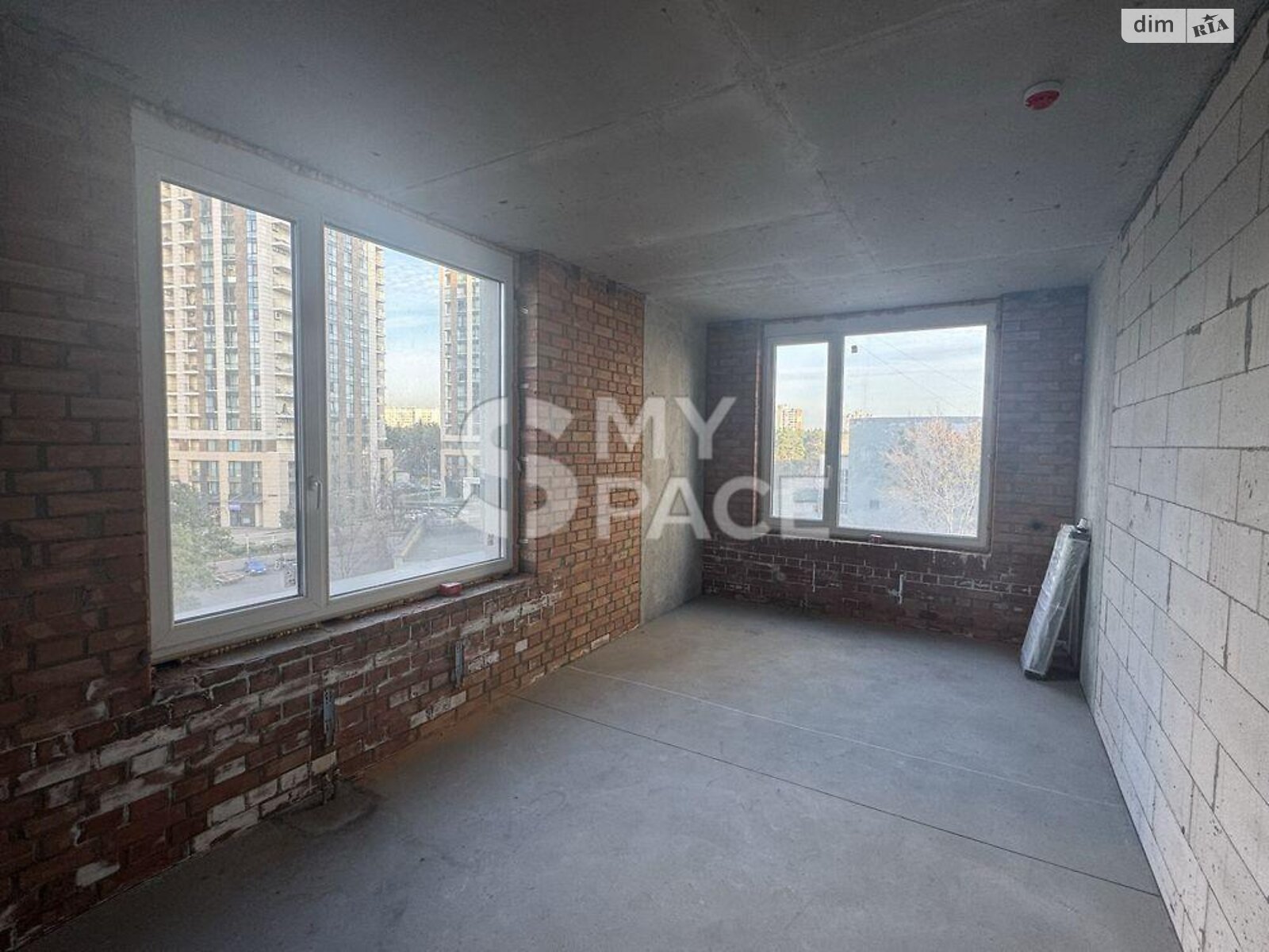 Продаж трикімнатної квартири в Києві, на вул. Князя Романа Мстиславича 22, район Північно-Броварський Масив фото 1