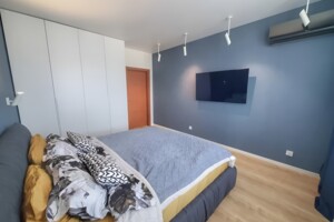 Продаж трикімнатної квартири в Києві, на вул. Авіаконструктора Ігоря Сікорського, район Шевченківський фото 2