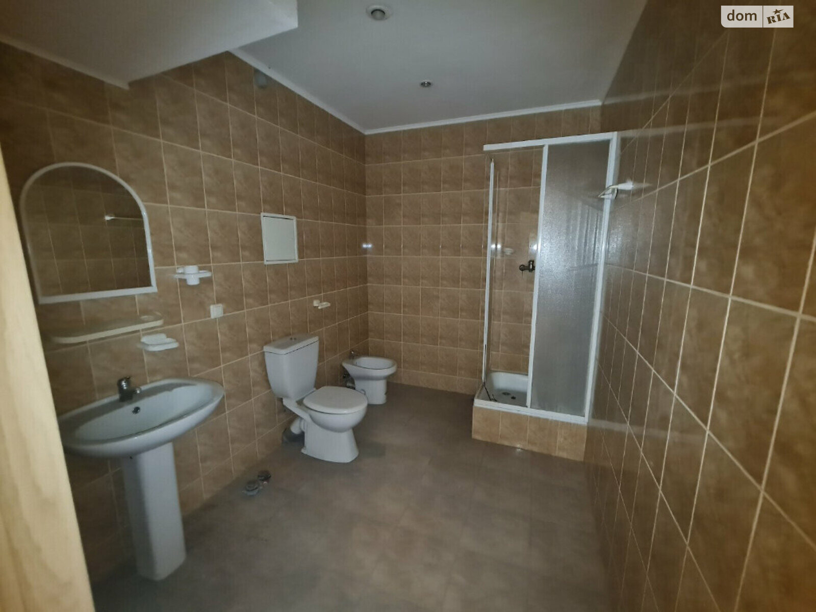 Продаж дев'ятикімнатної квартири в Києві, на вул. Назарівська 7Б, район Шевченківський фото 1 Продаж дев'ятикімнатної квартири в Києві, на вул. Назарівська 7Б, район Шевченківський фото 1