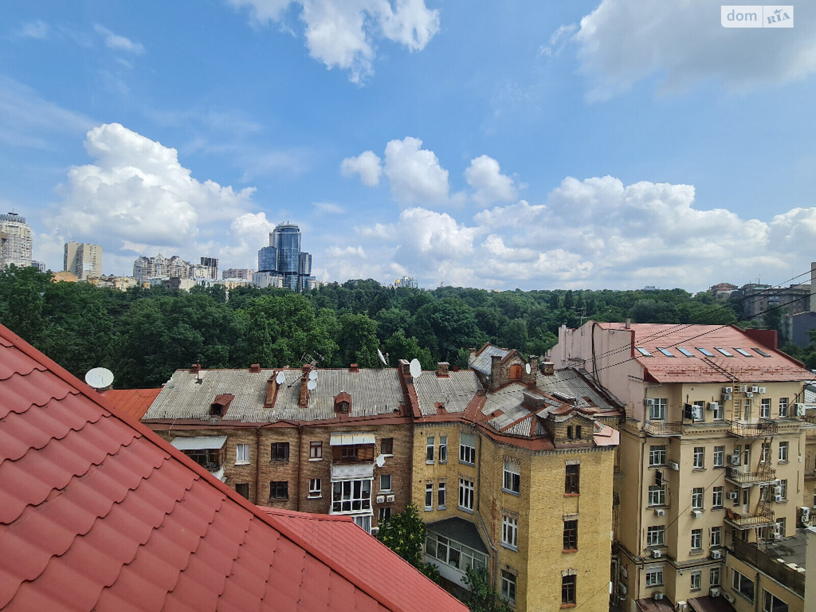 Продаж дев'ятикімнатної квартири в Києві, на вул. Назарівська 7Б, район Шевченківський фото 1 Продаж дев'ятикімнатної квартири в Києві, на вул. Назарівська 7Б, район Шевченківський фото 1